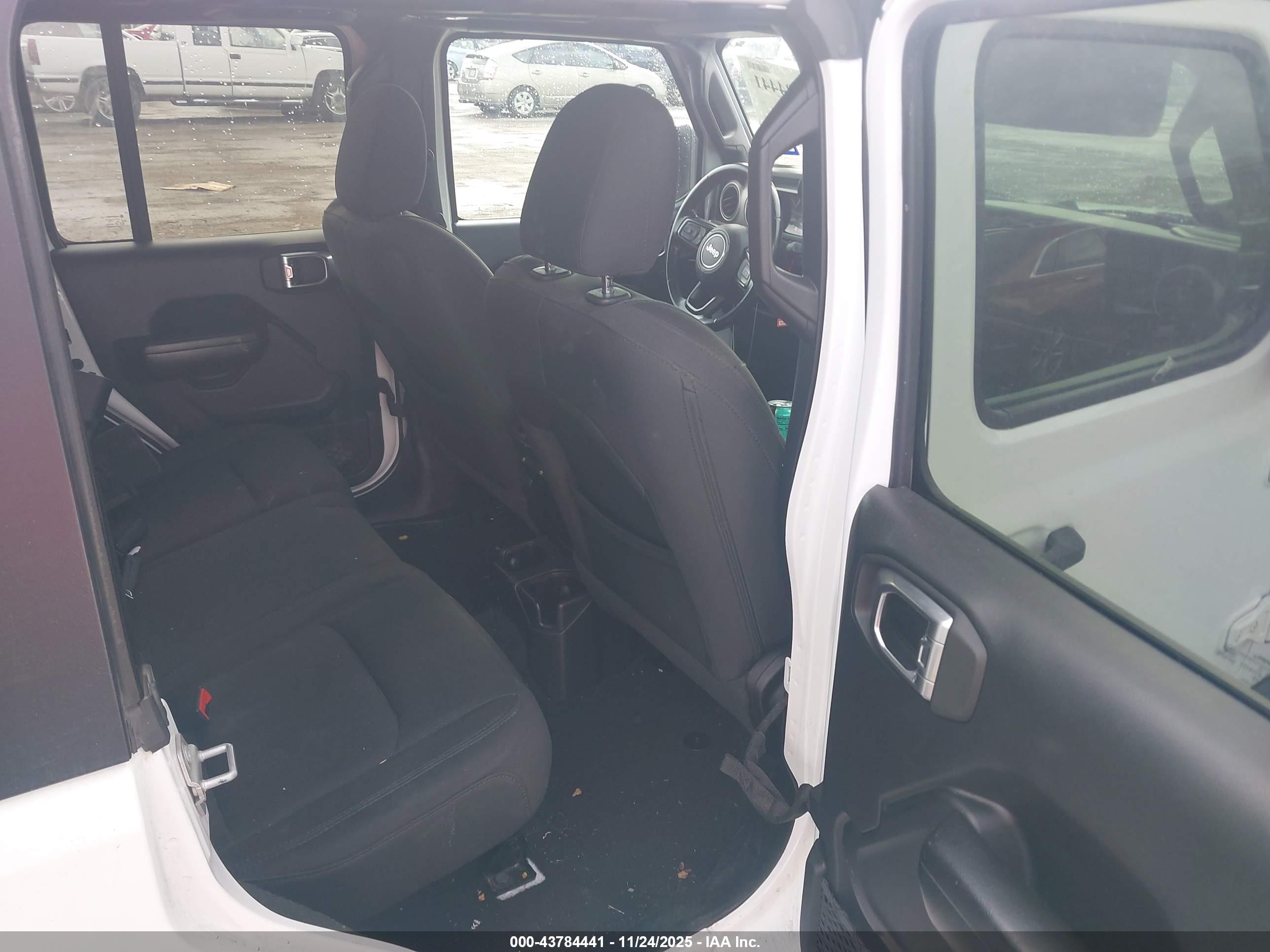JEEP WRANGLER image 8
