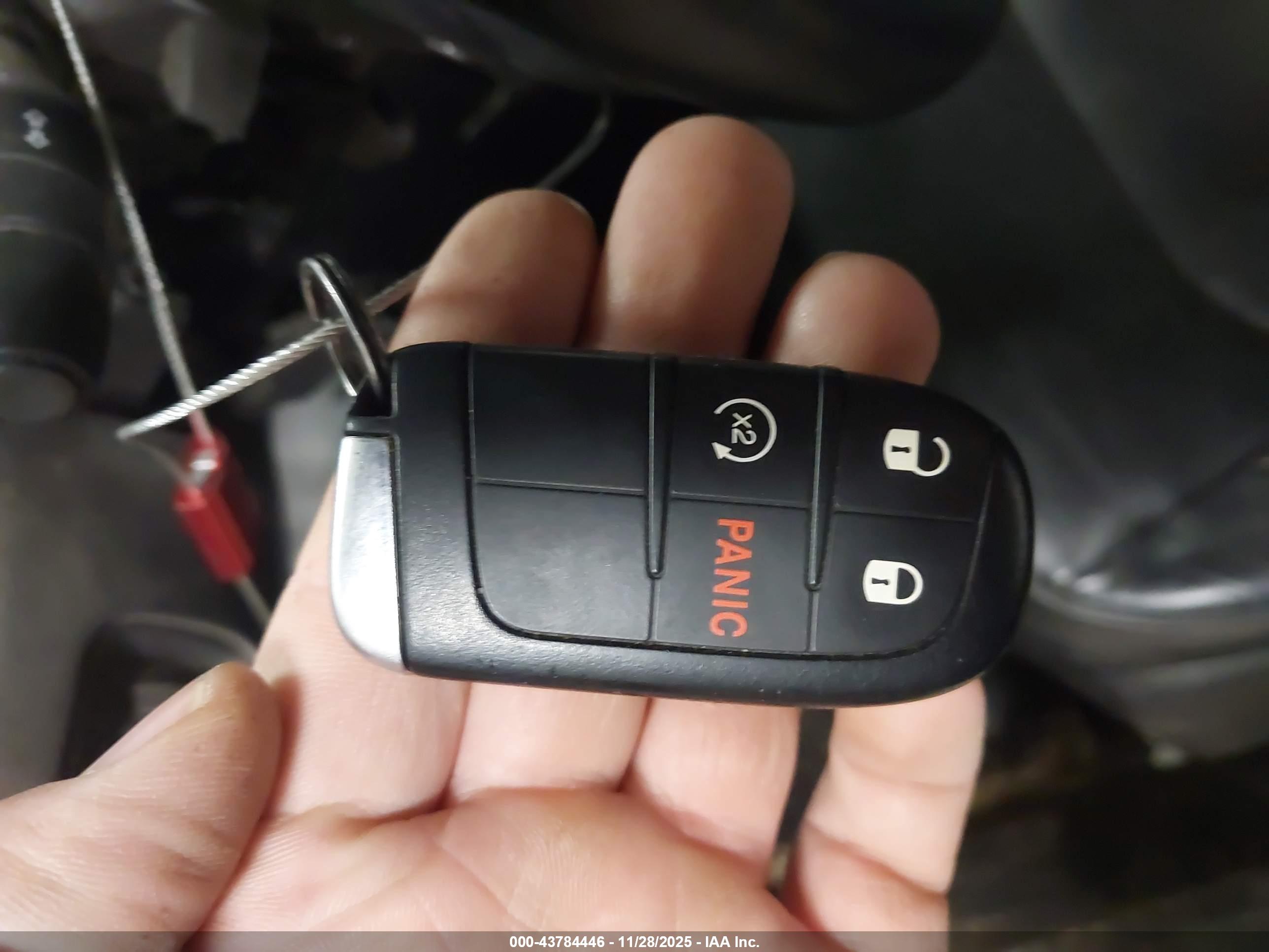 JEEP RENEGADE image 11