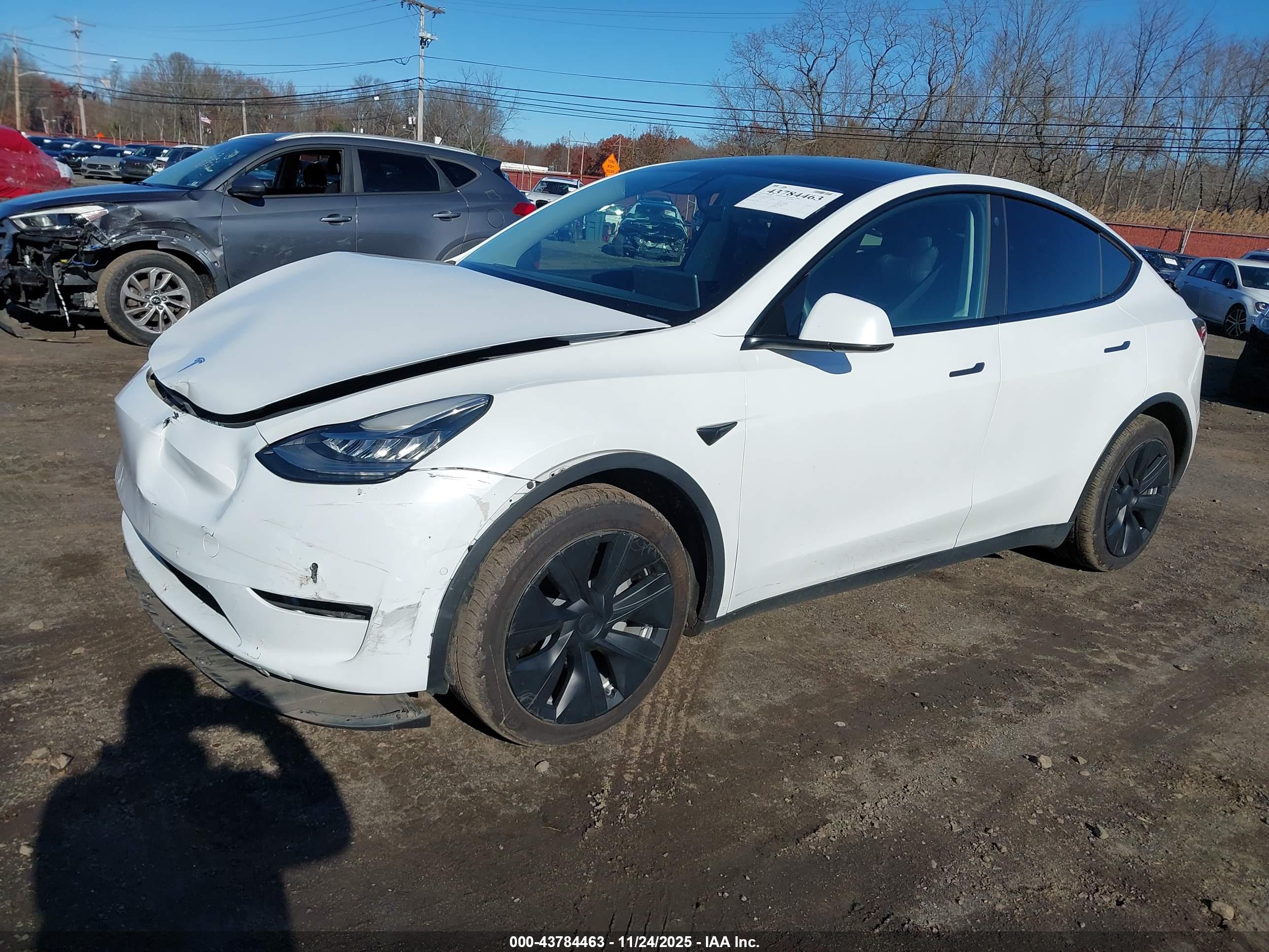 TESLA MODEL image 2