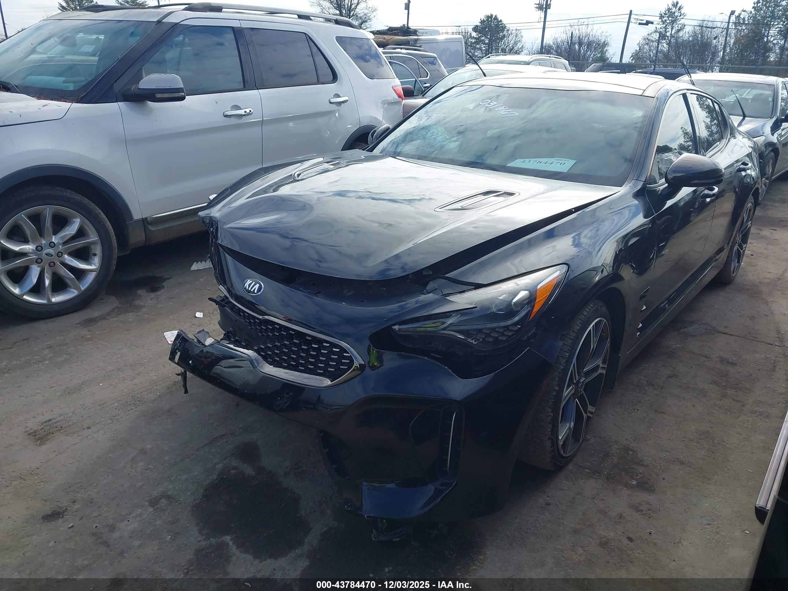 KIA STINGER image 2