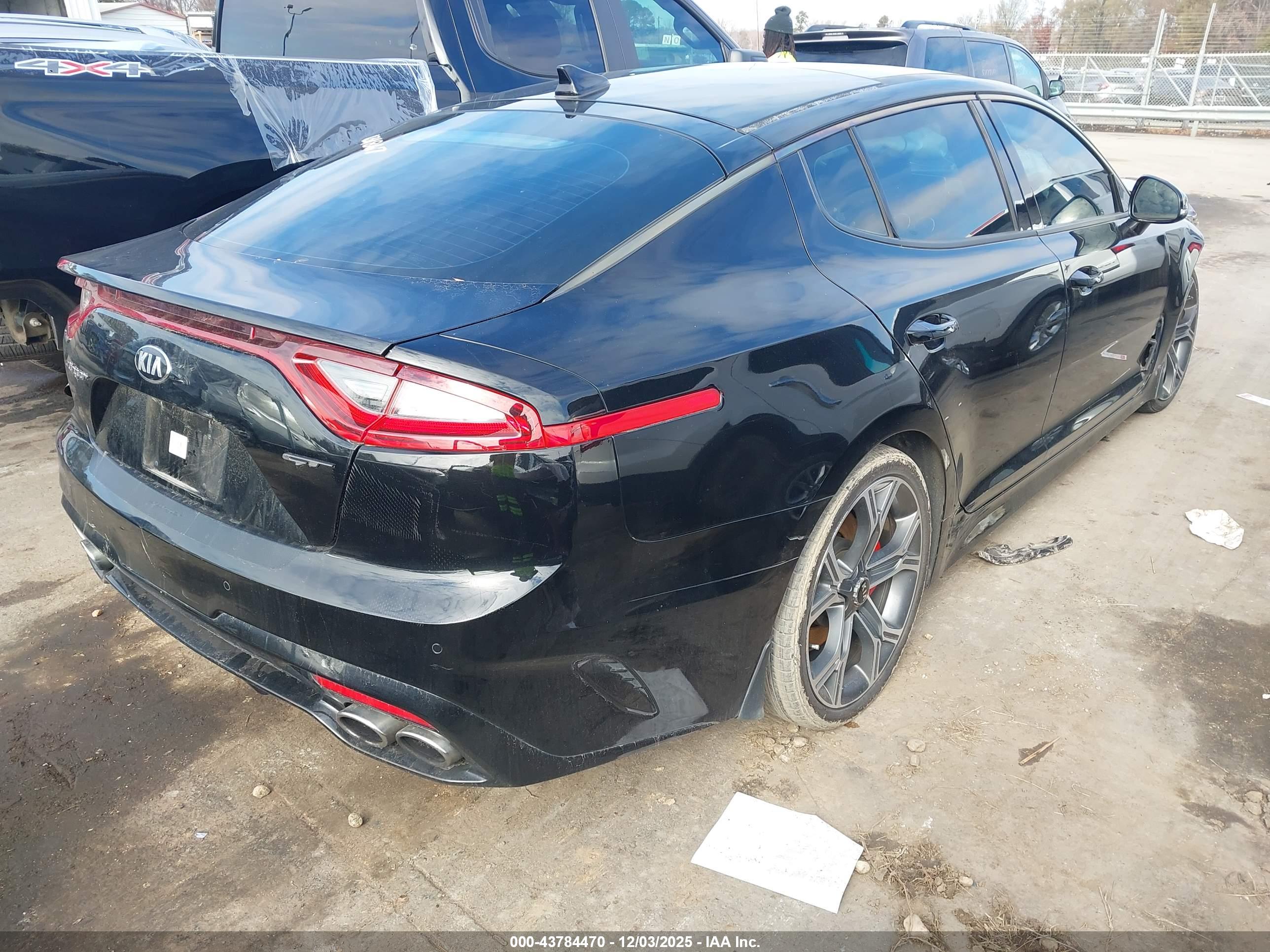 KIA STINGER image 4