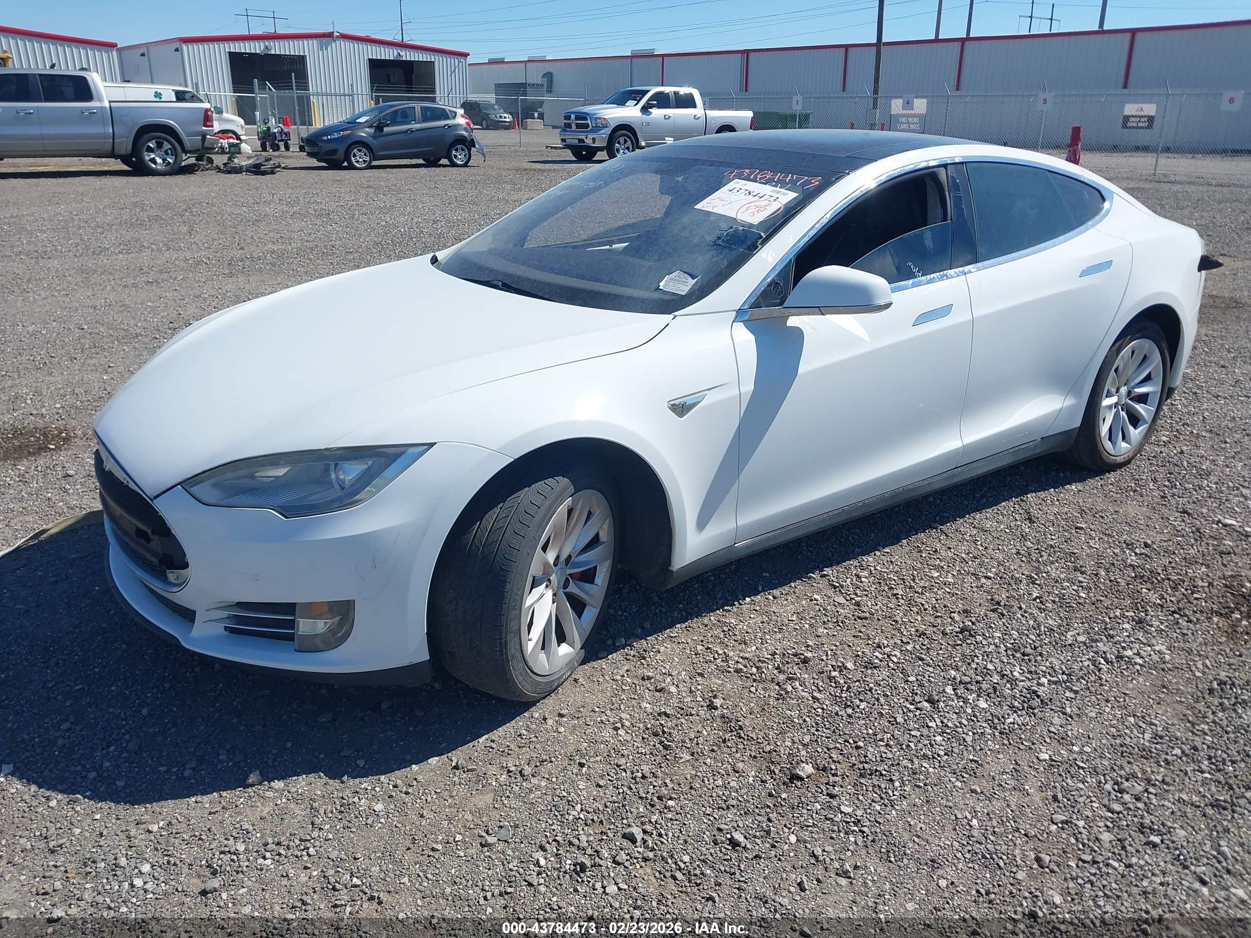 TESLA MODEL image 2
