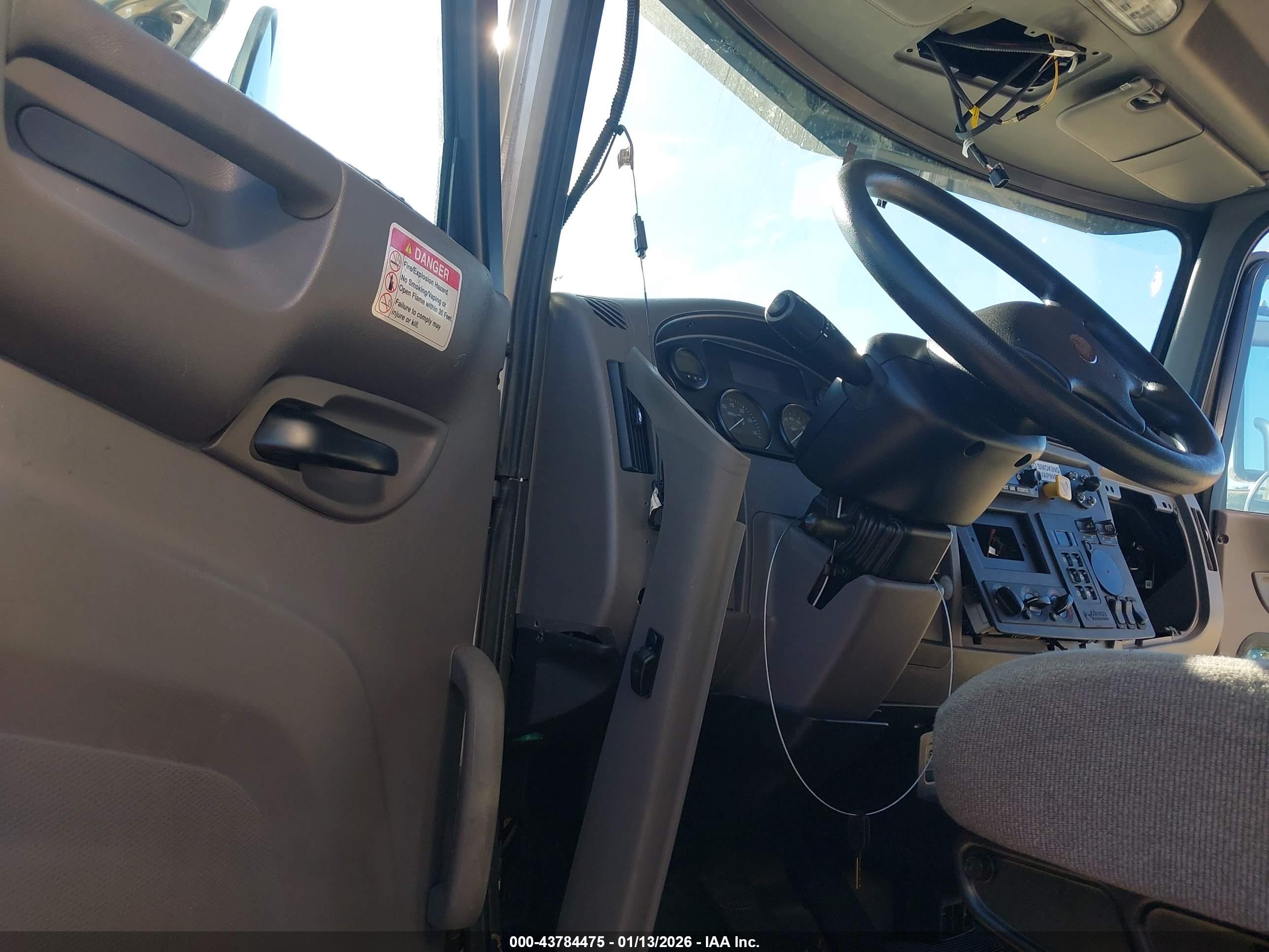 PETERBILT 337 image 8