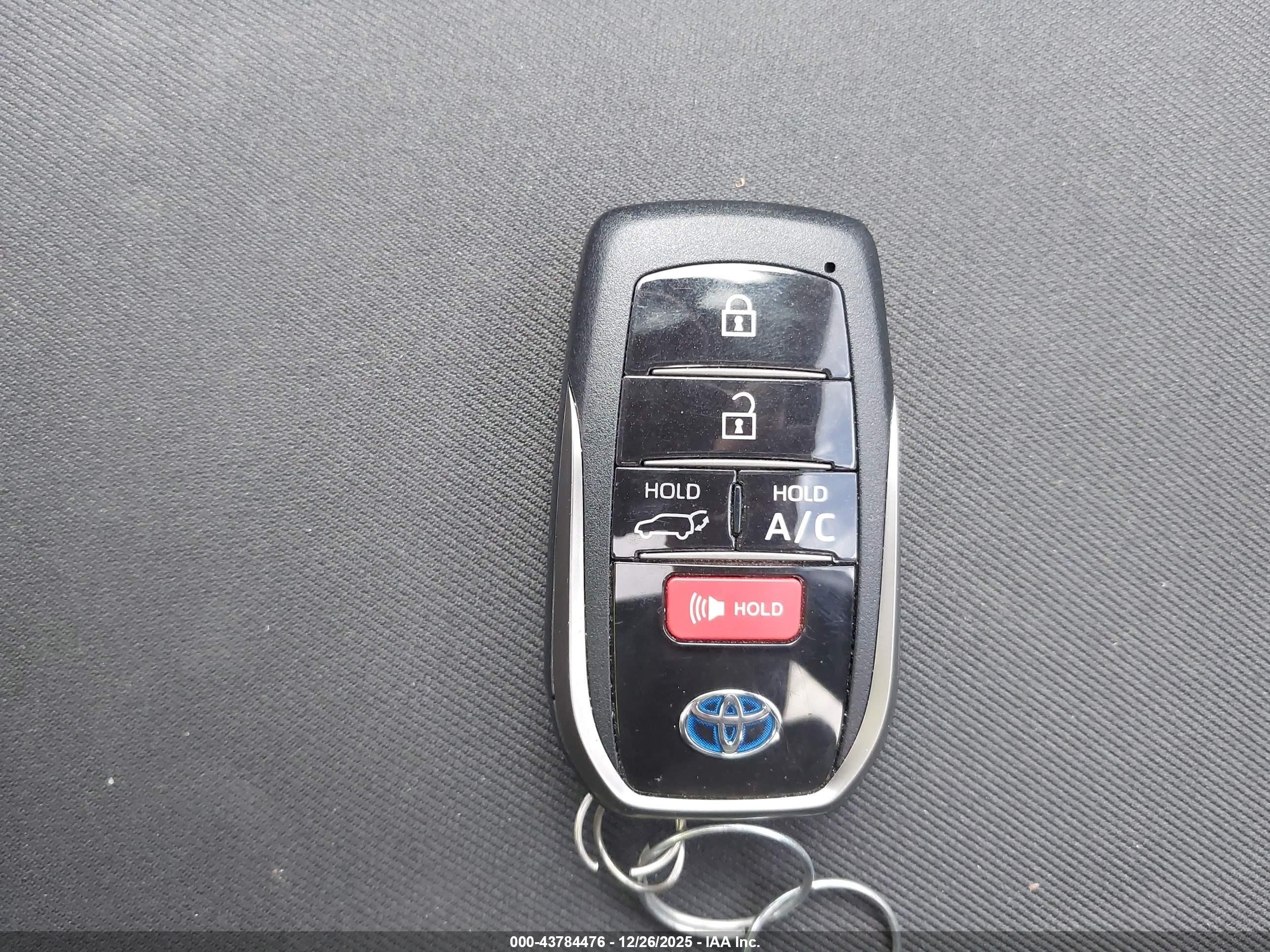 TOYOTA RAV4 image 11