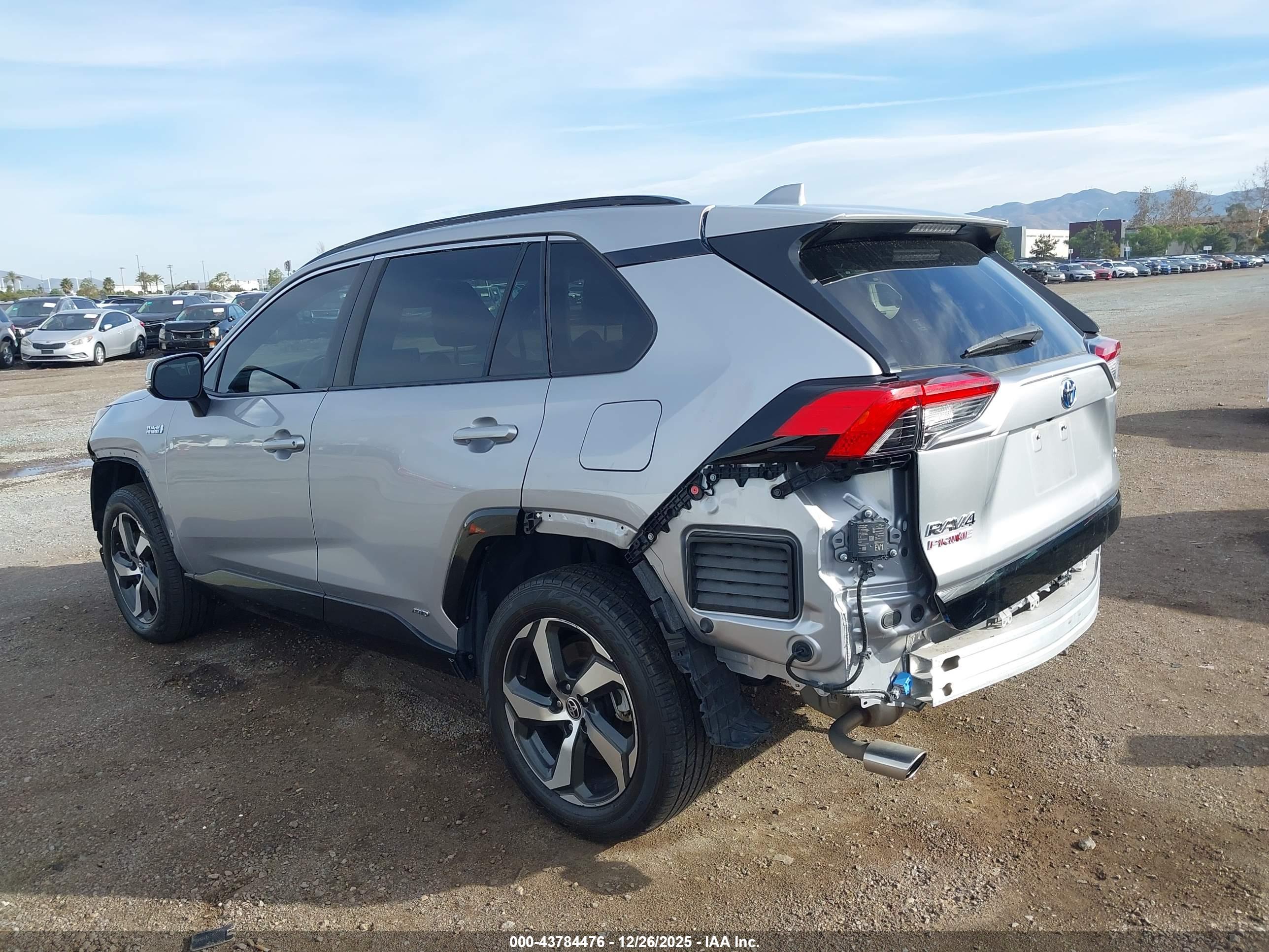 TOYOTA RAV4 image 3