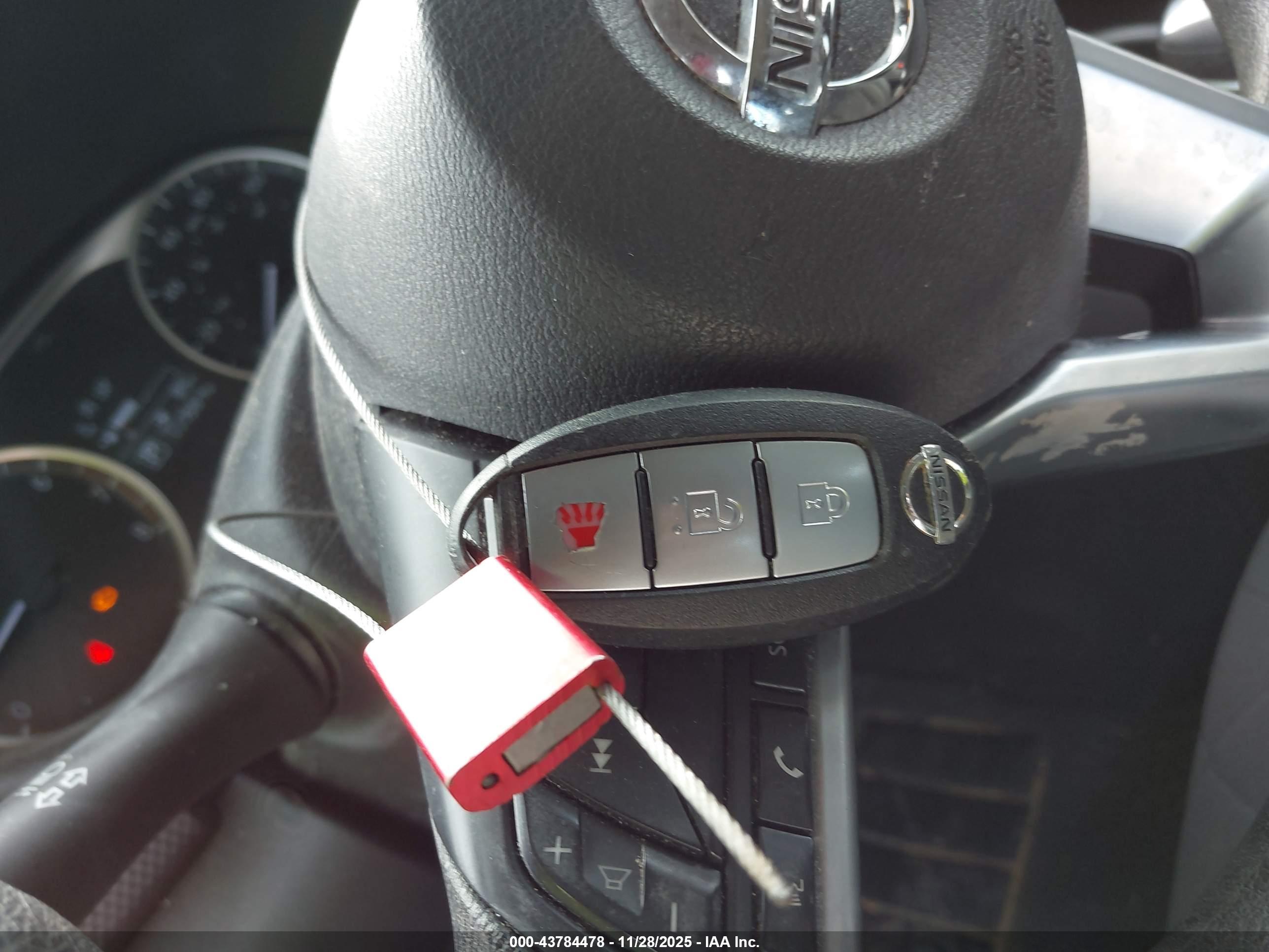 NISSAN KICKS image 11