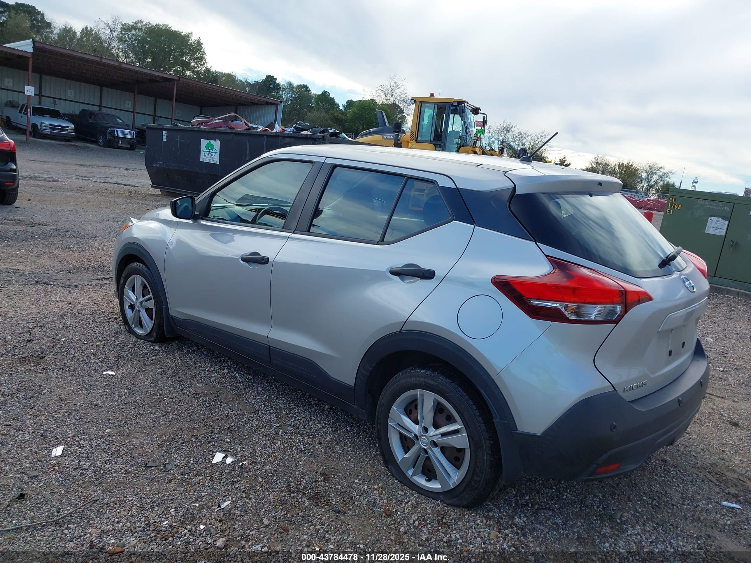 NISSAN KICKS image 3