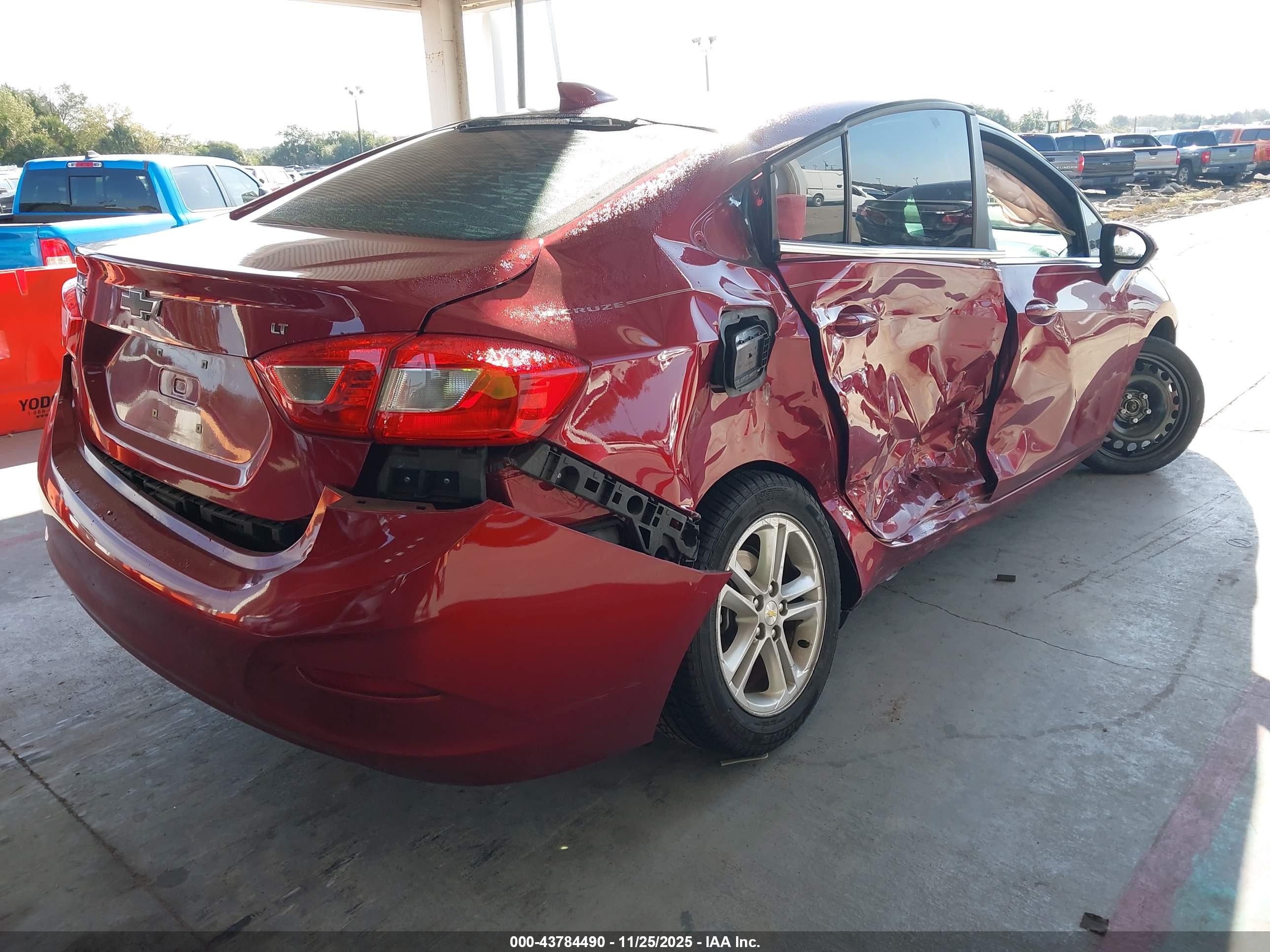 CHEVROLET CRUZE image 4