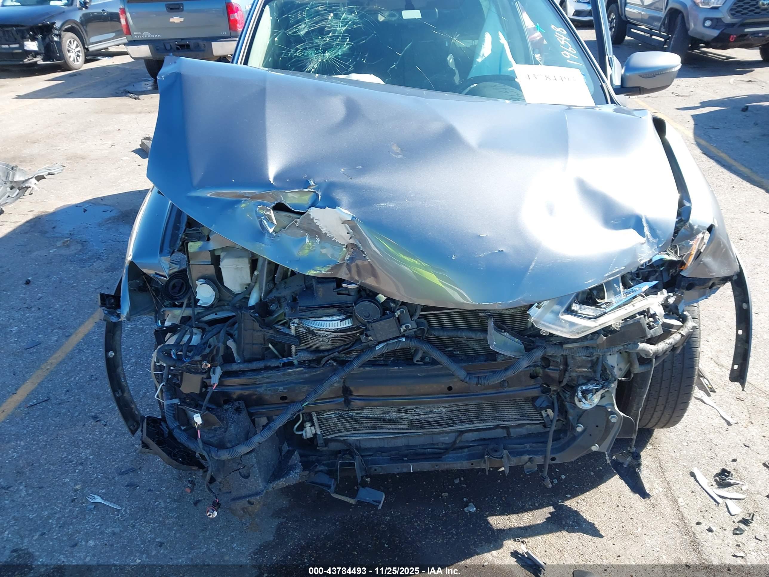NISSAN ROGUE image 10