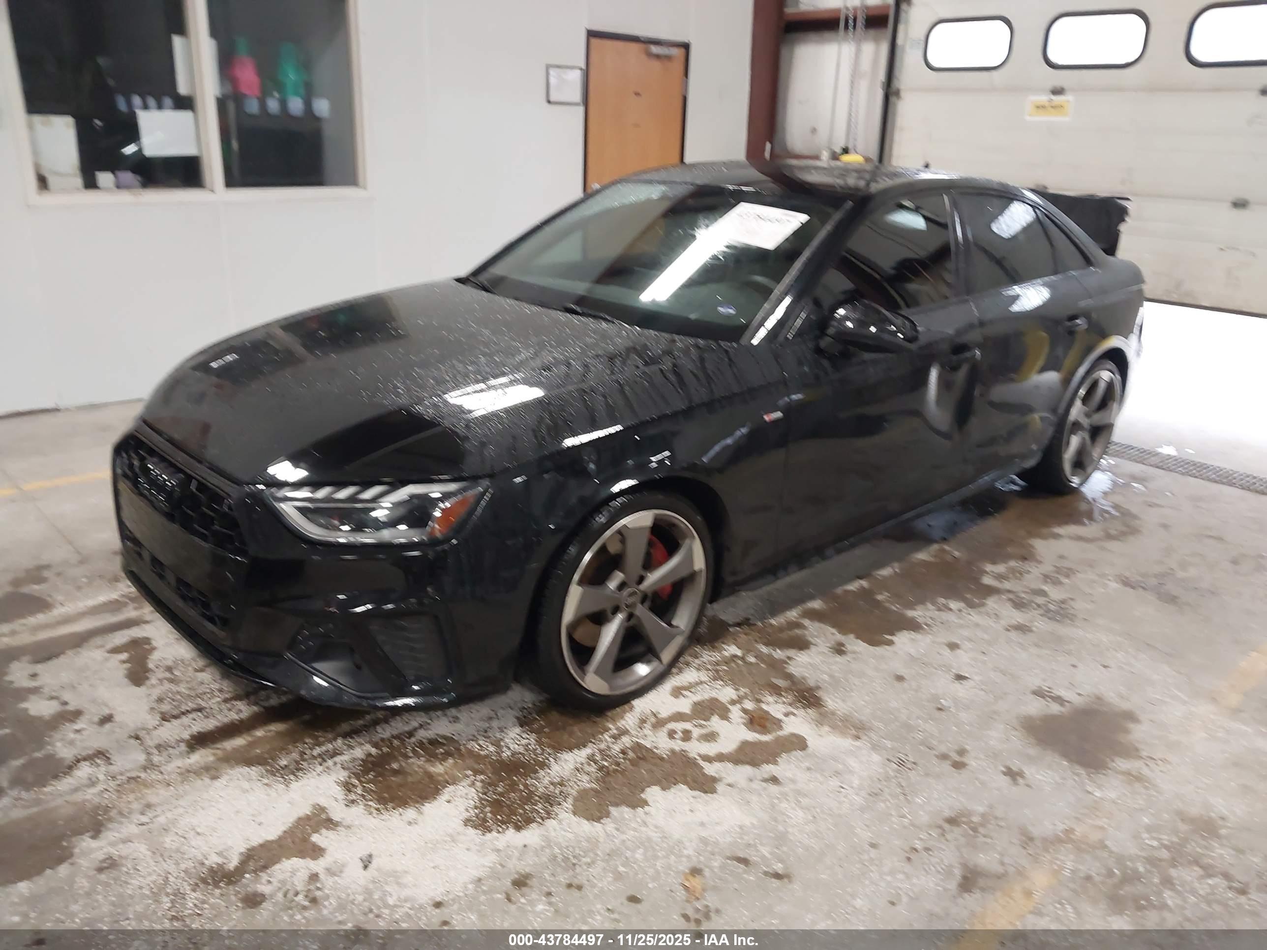 AUDI A4 image 2