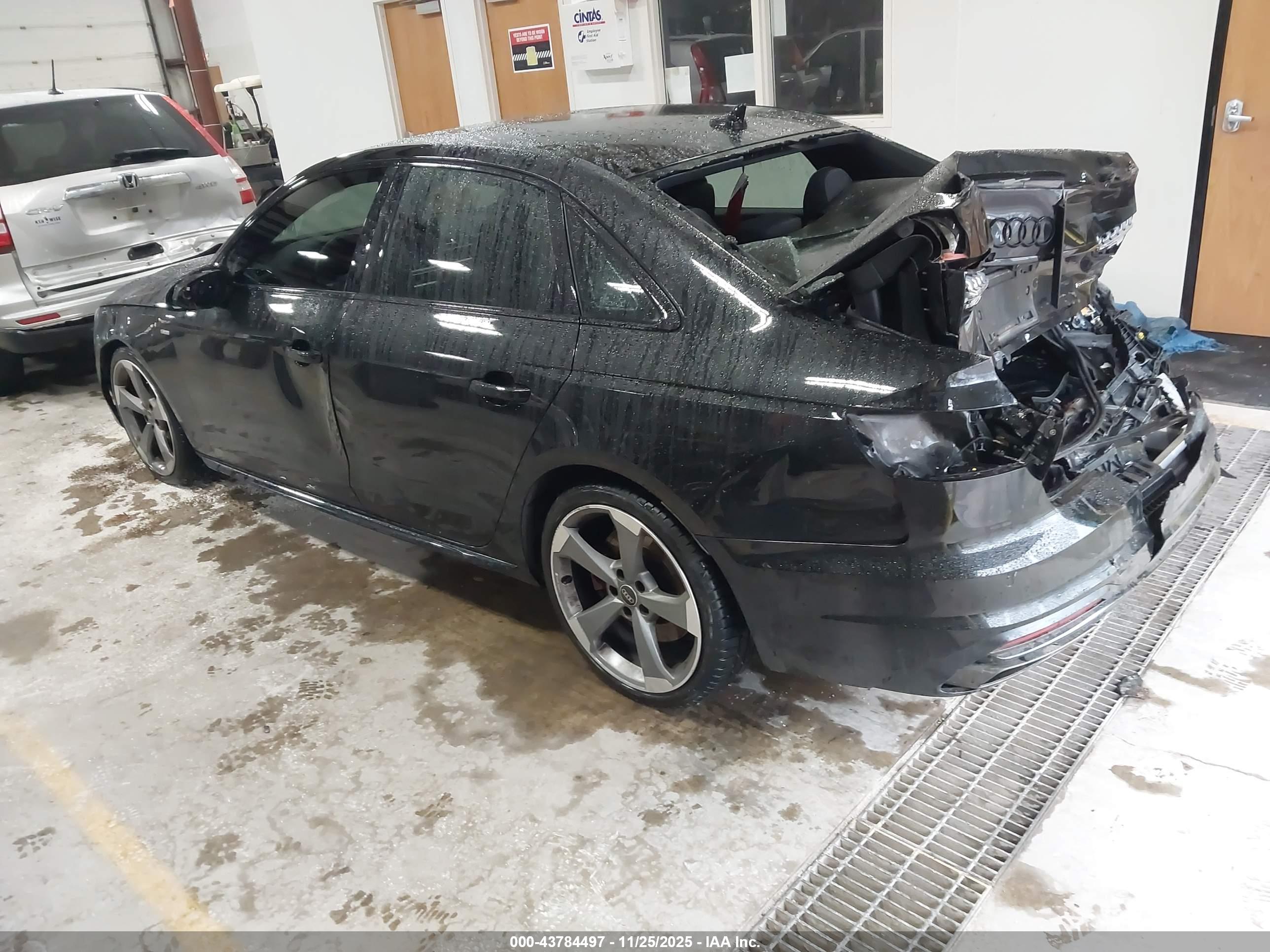AUDI A4 image 3