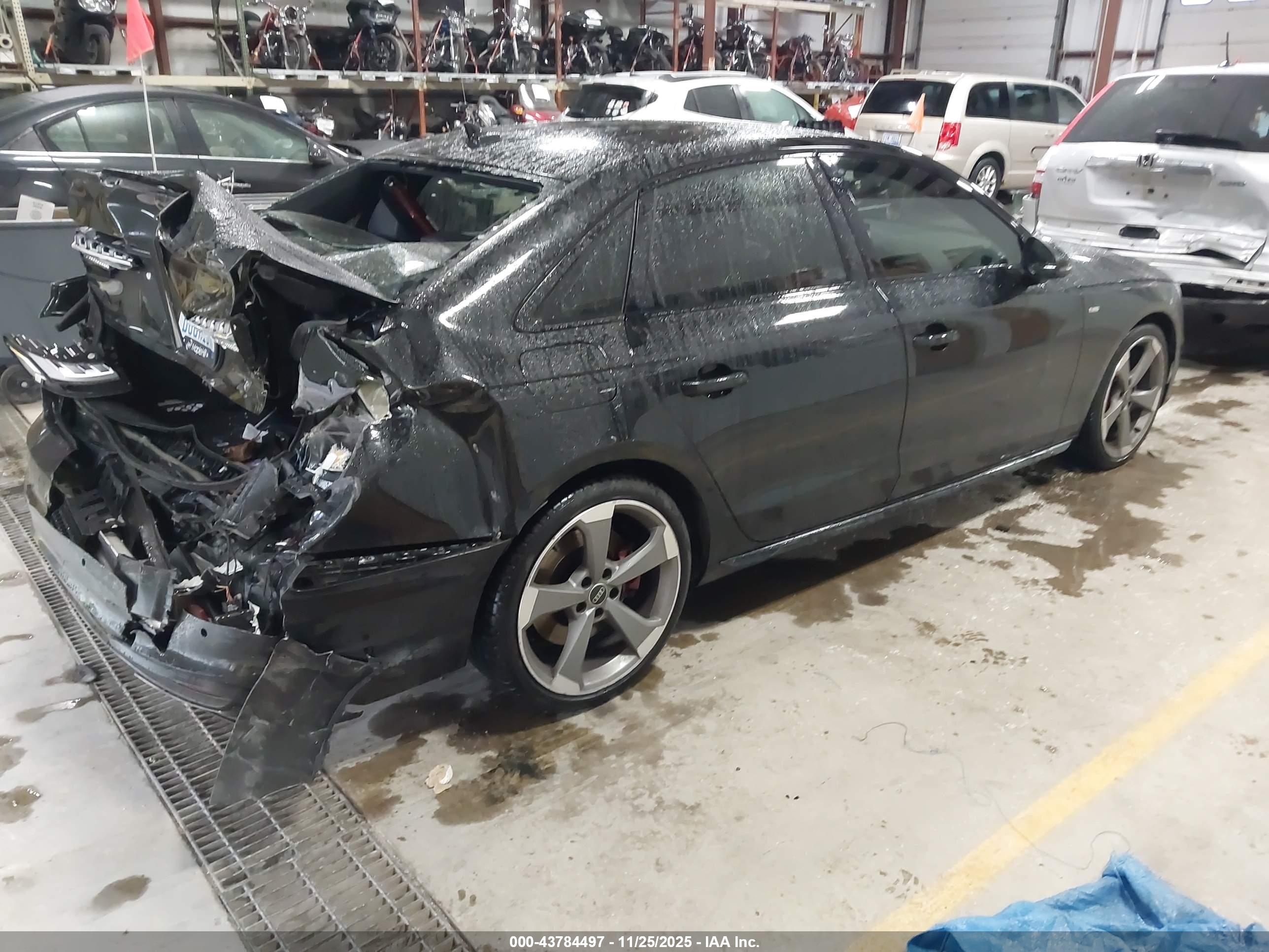 AUDI A4 image 4