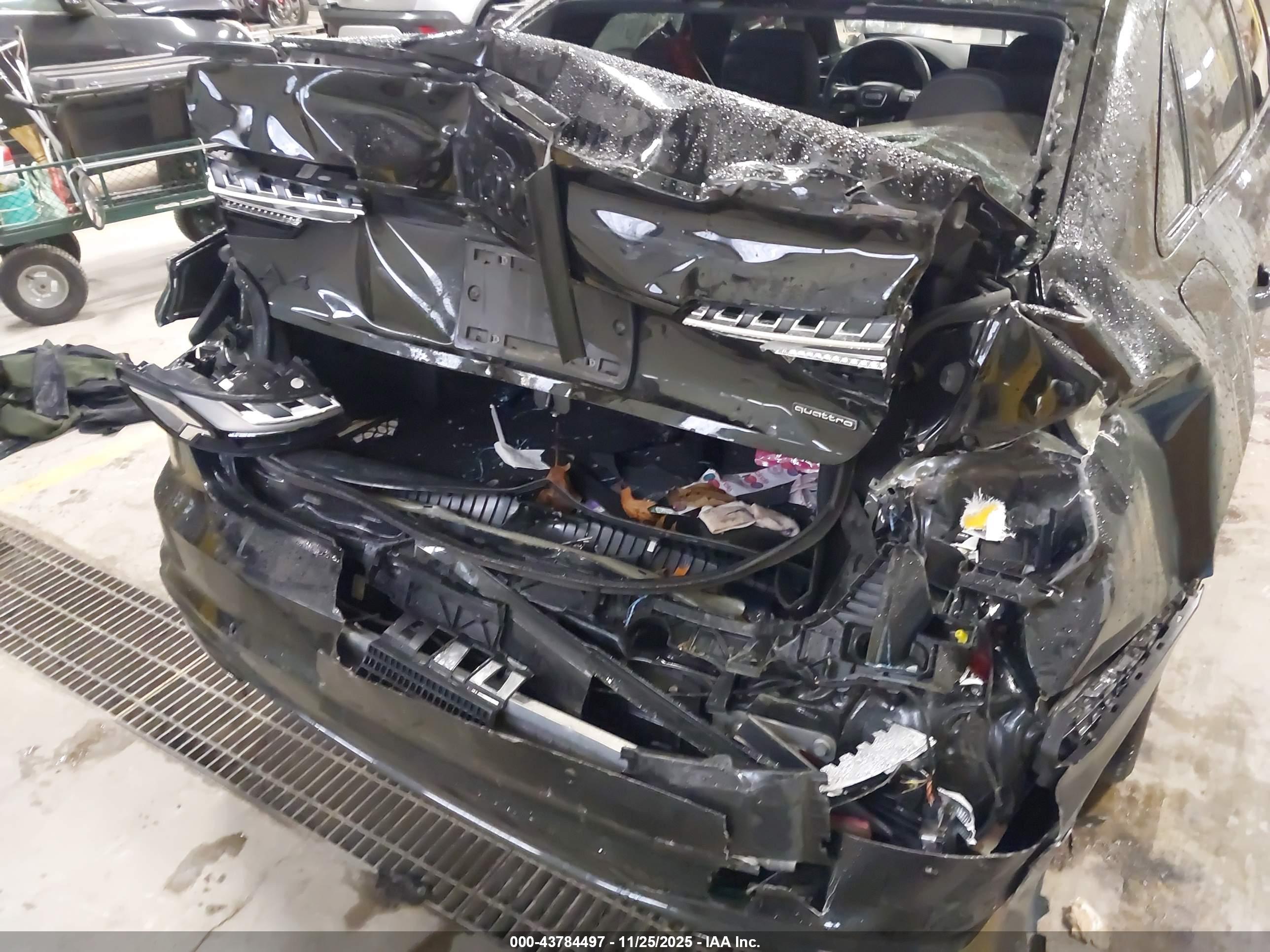 AUDI A4 image 6