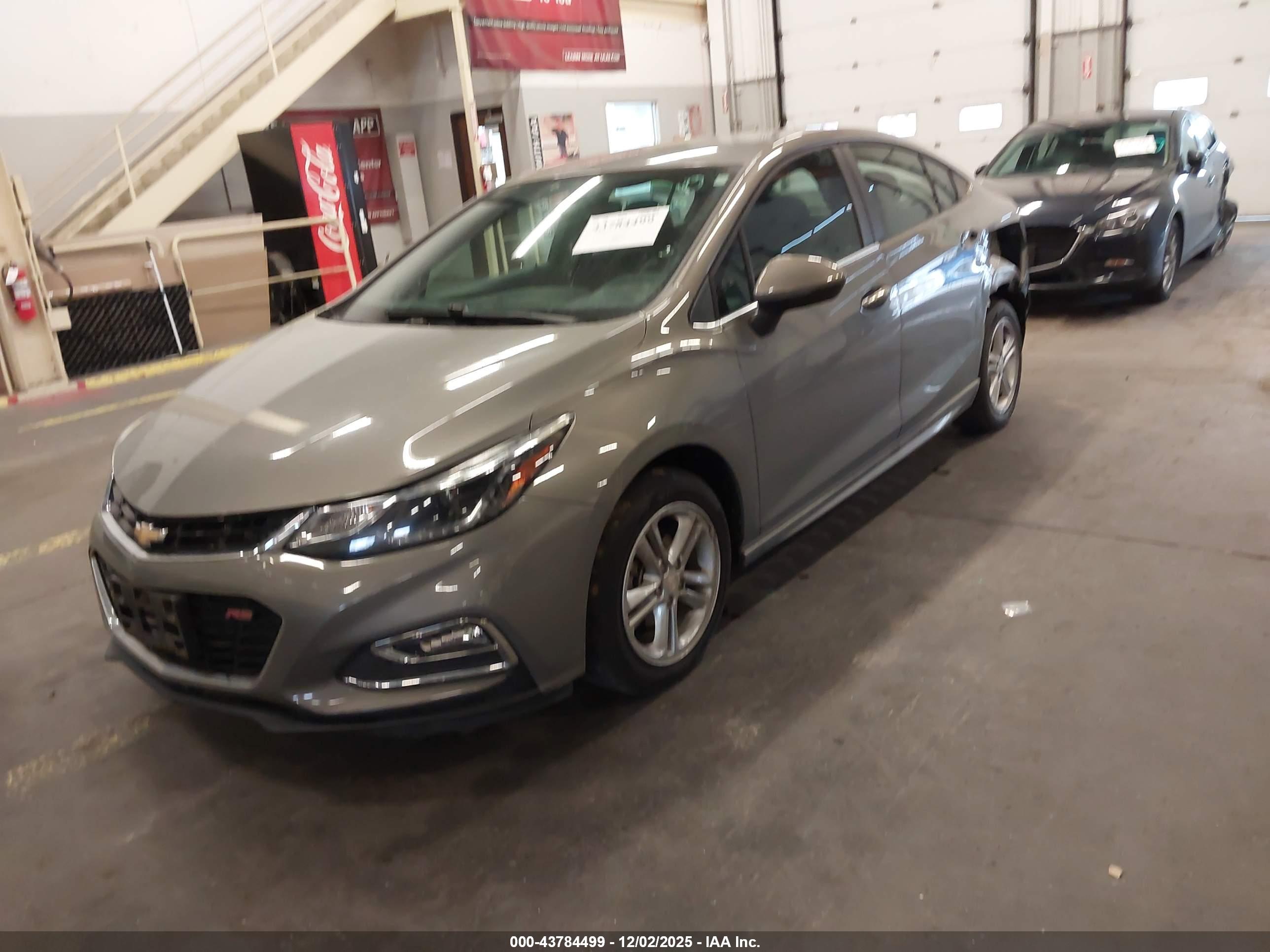 CHEVROLET CRUZE image 2