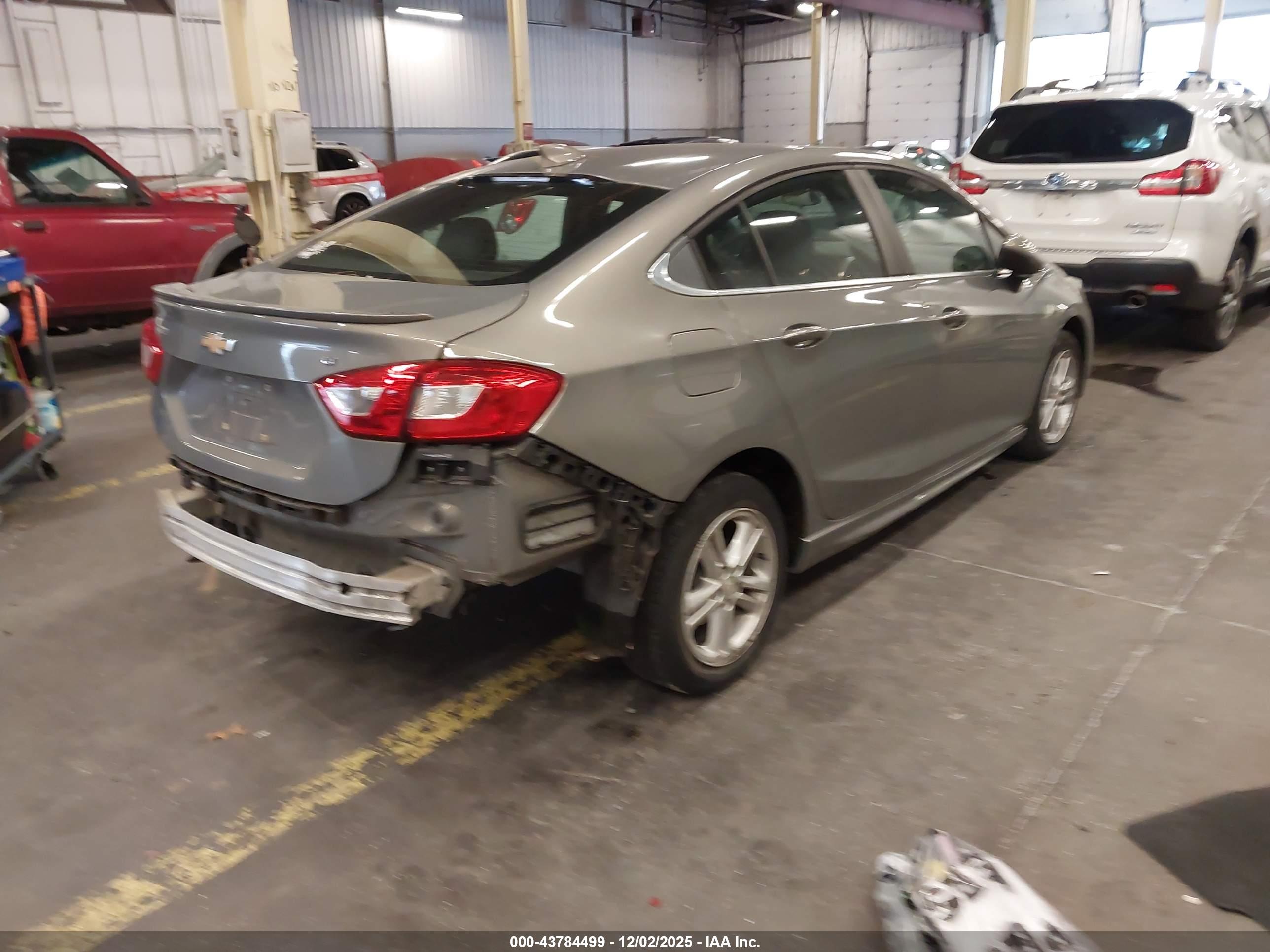 CHEVROLET CRUZE image 4