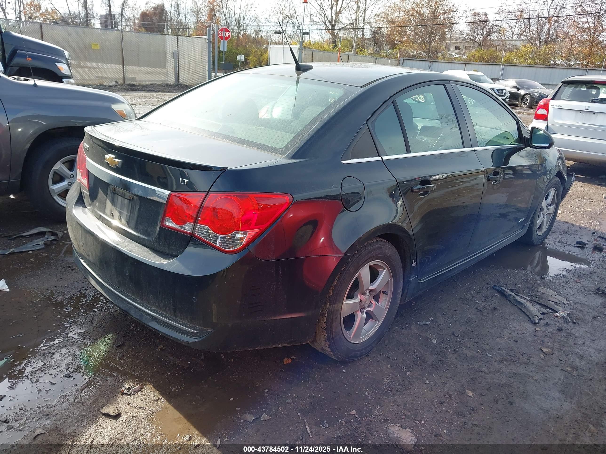 CHEVROLET CRUZE image 4