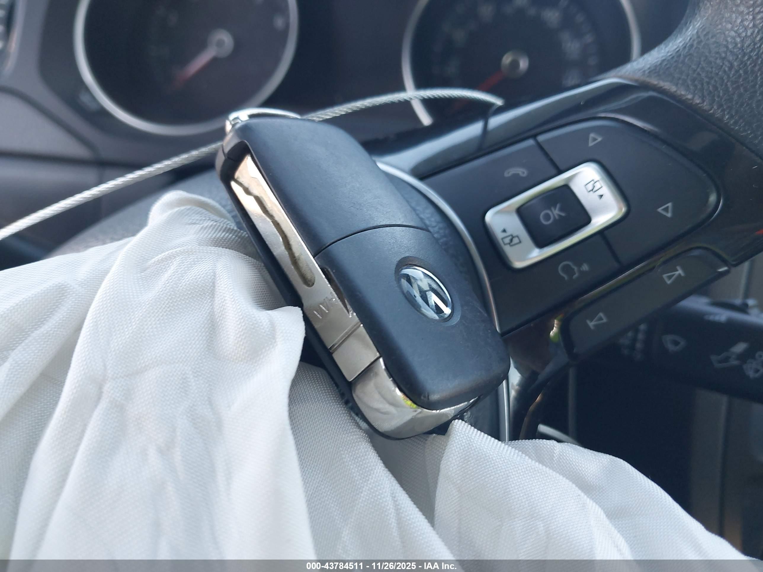 VOLKSWAGEN JETTA image 11