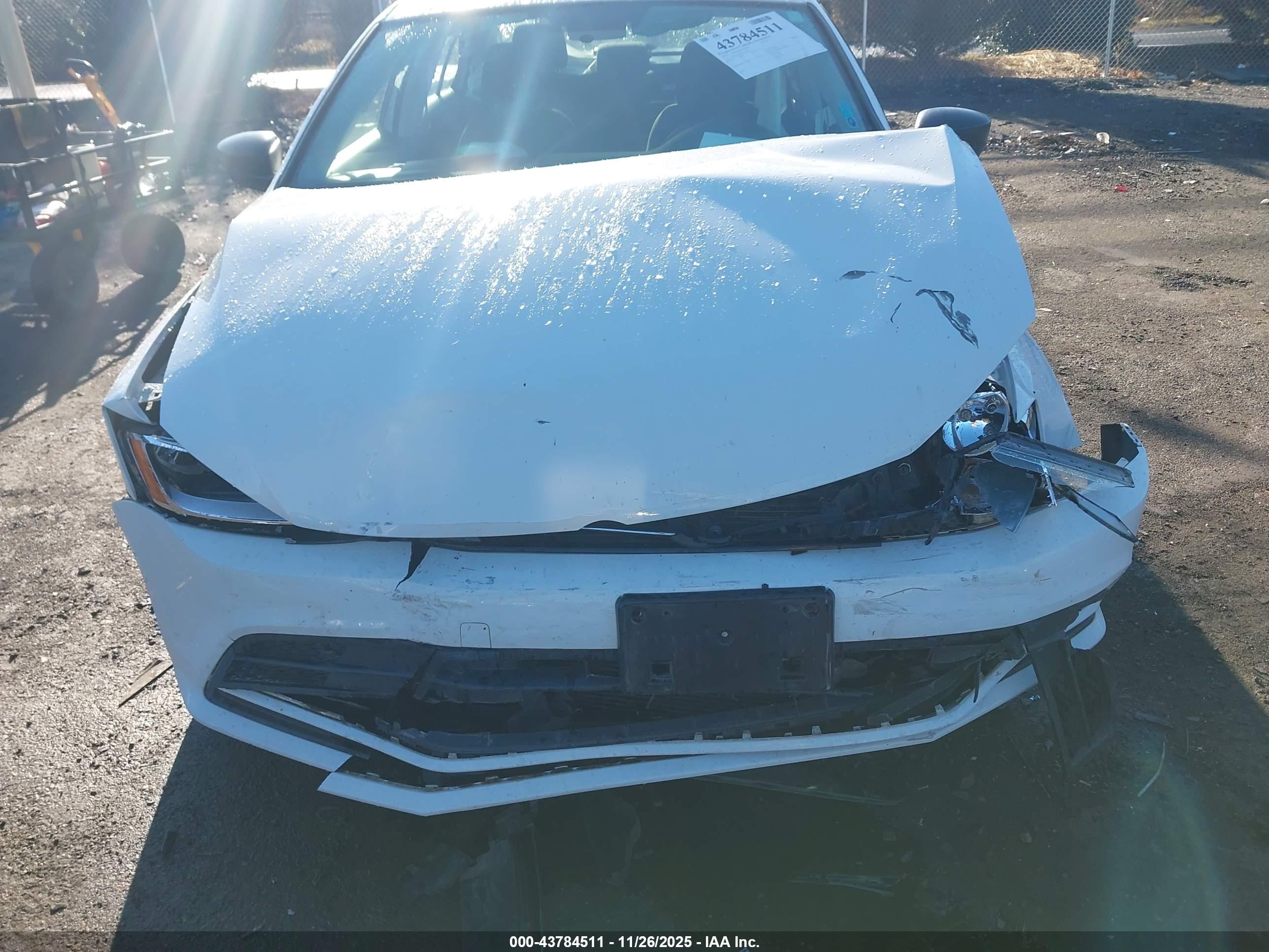 VOLKSWAGEN JETTA image 6