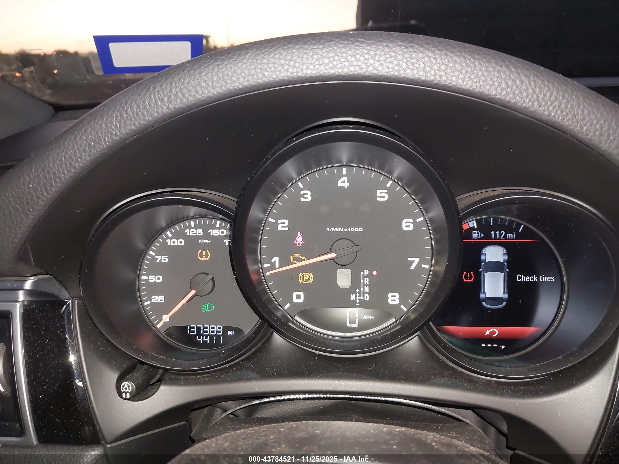 PORSCHE MACAN image 7