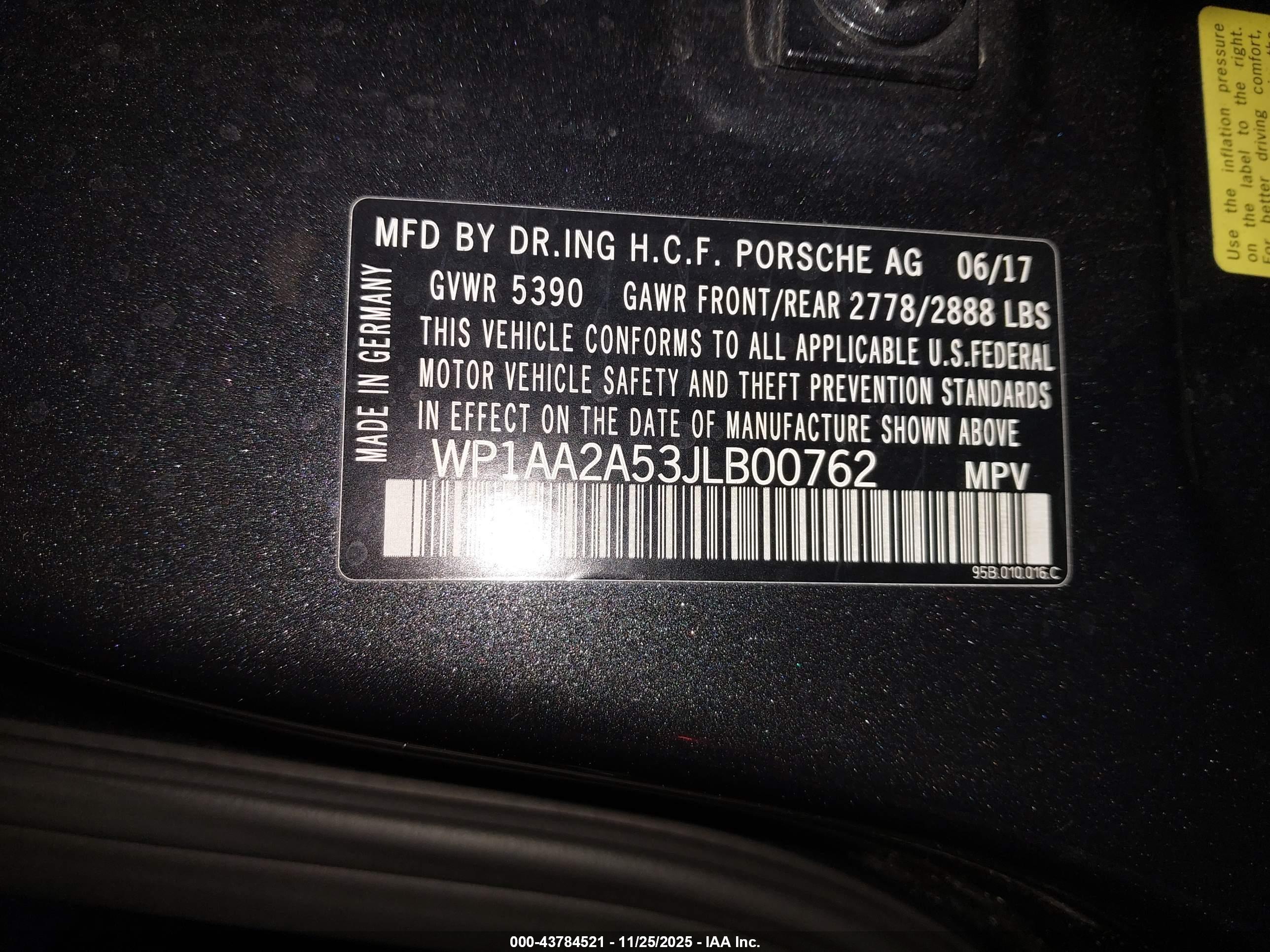 PORSCHE MACAN image 9