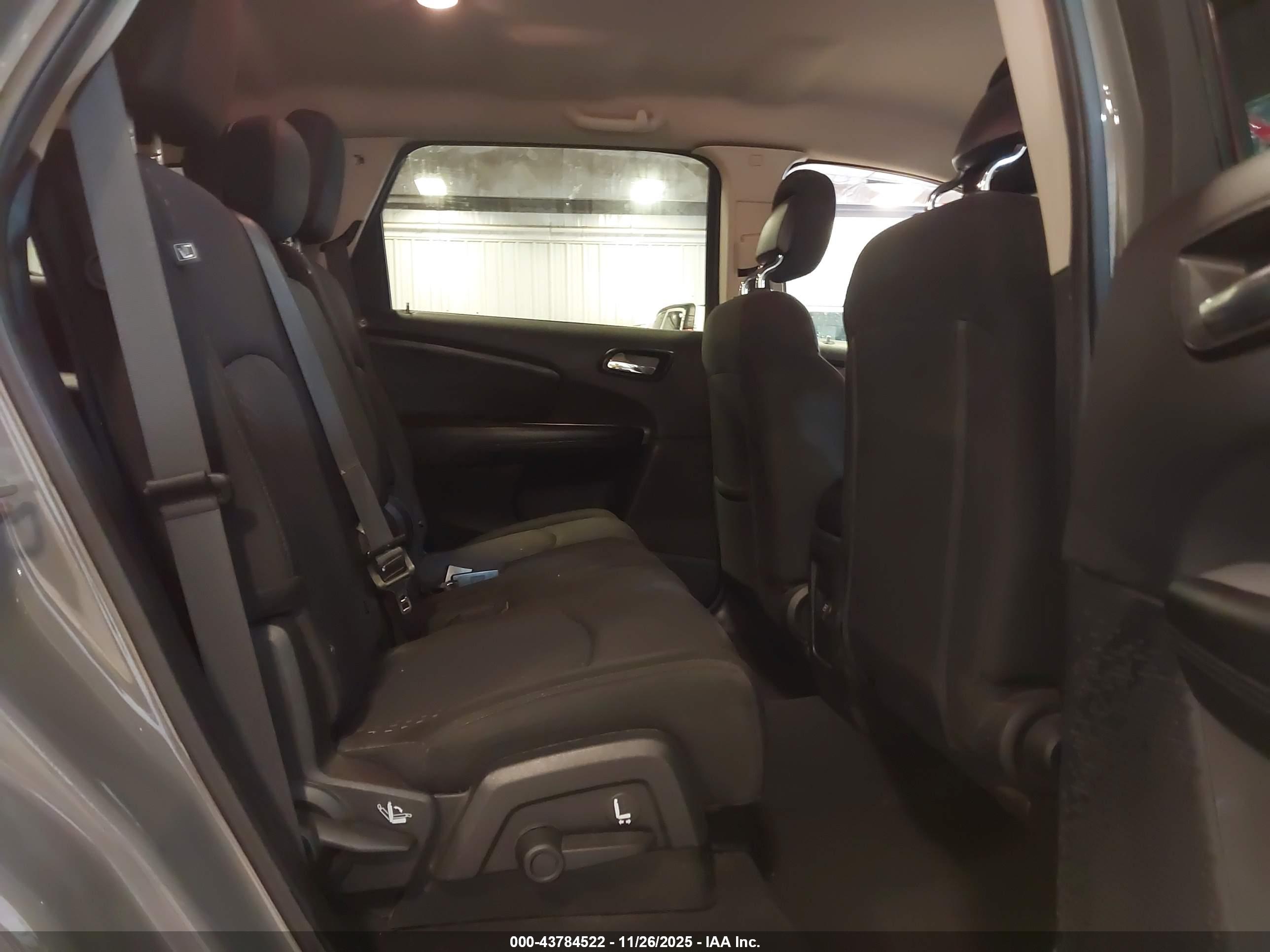 DODGE JOURNEY image 8