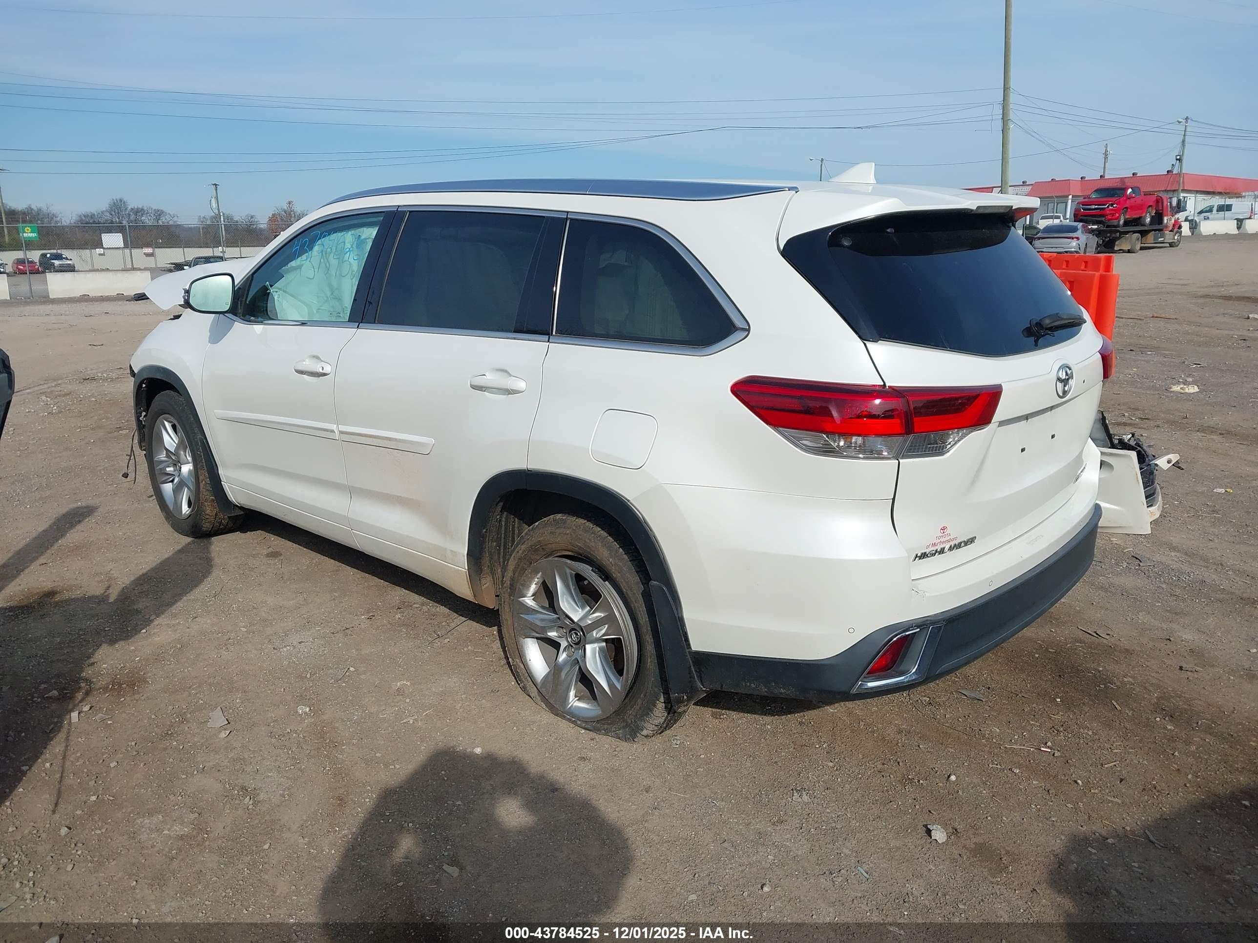 TOYOTA HIGHLANDER image 3