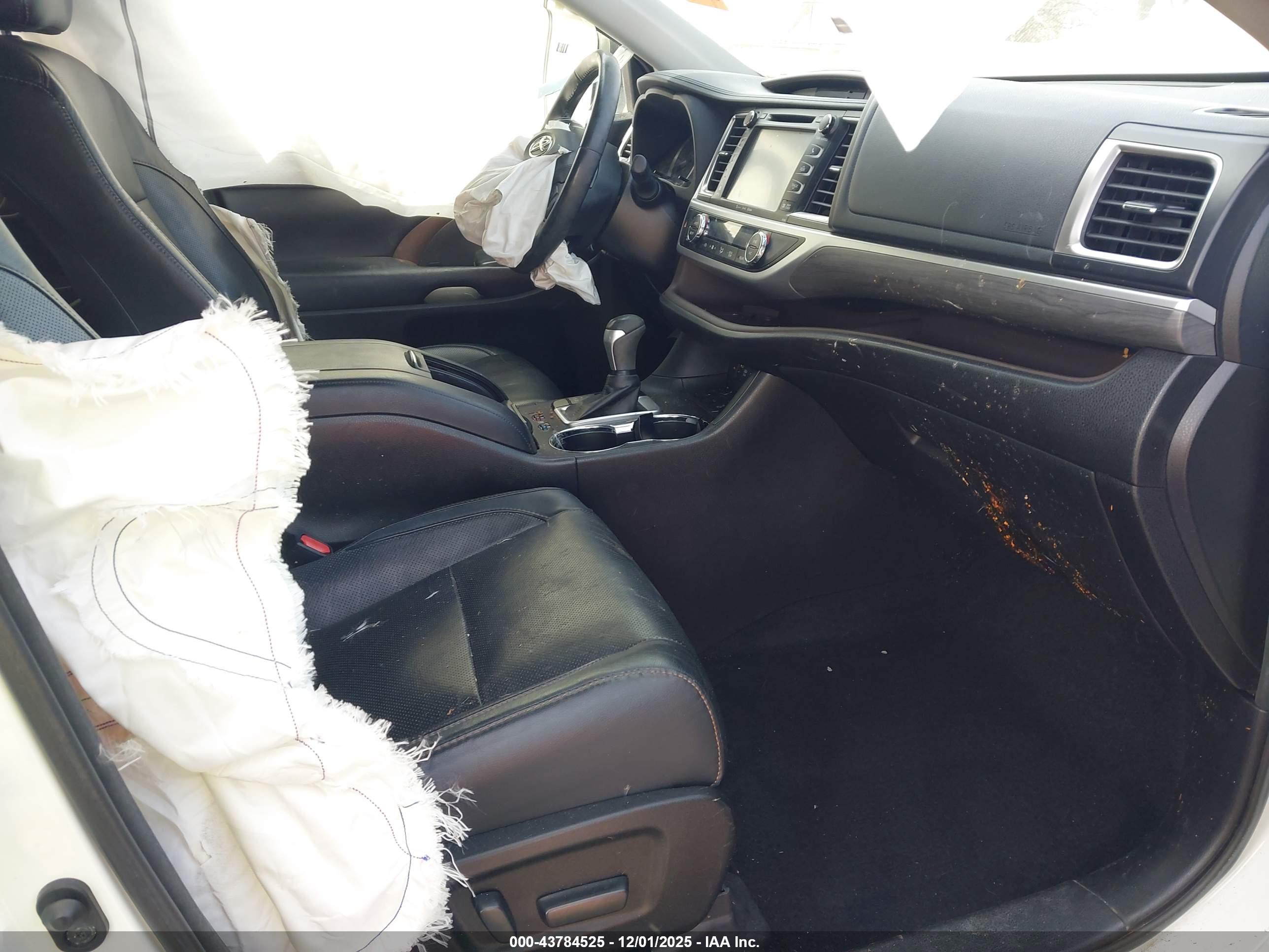 TOYOTA HIGHLANDER image 5