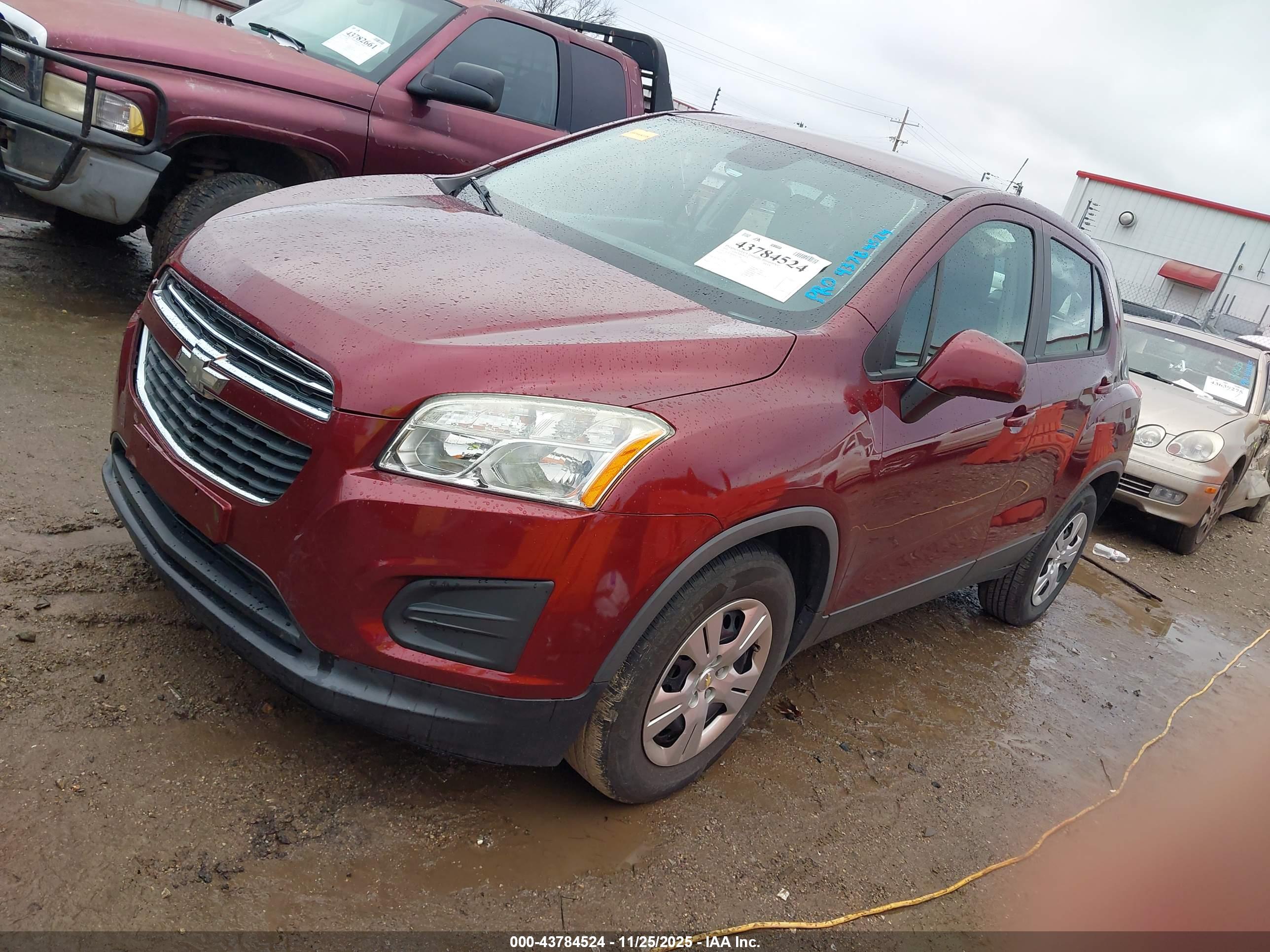 CHEVROLET TRAX image 2