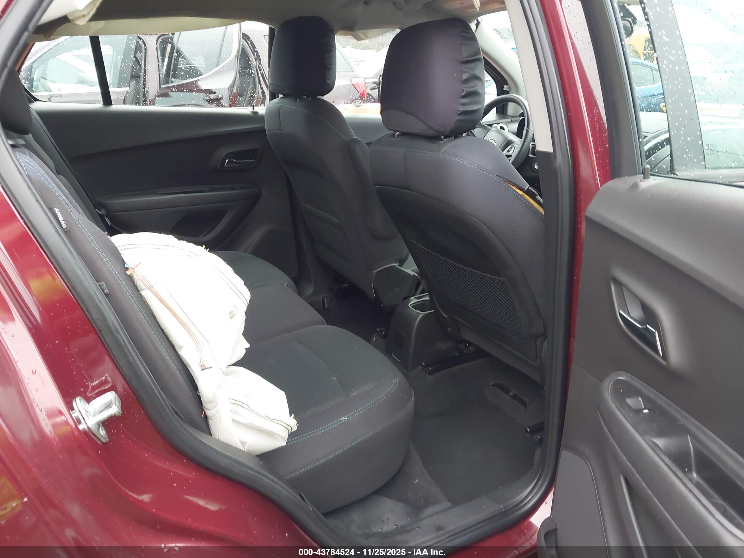 CHEVROLET TRAX image 8