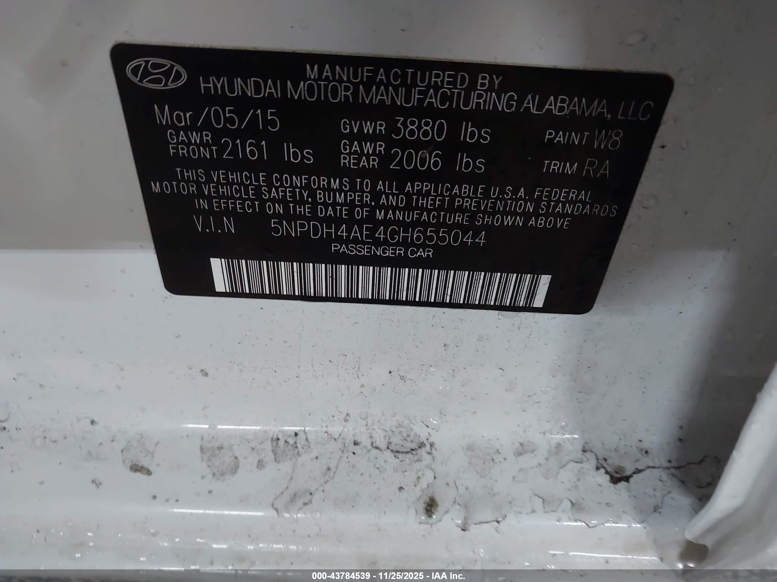 HYUNDAI ELANTRA image 9