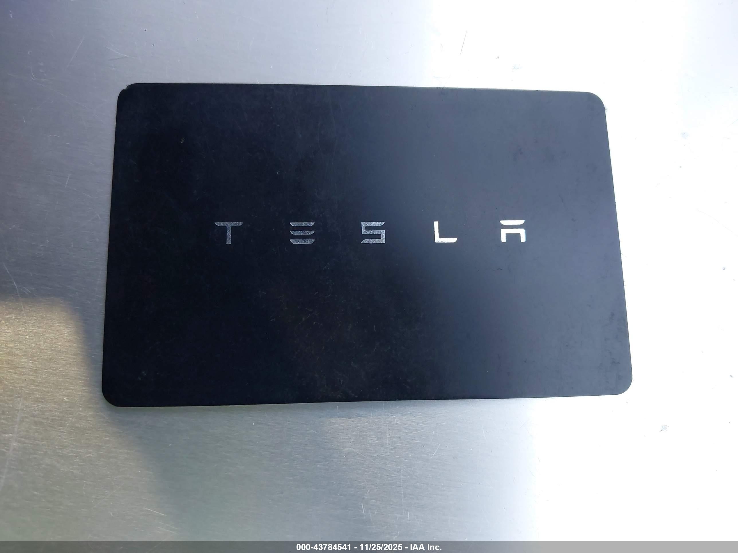 TESLA CYBERTRUCK image 11