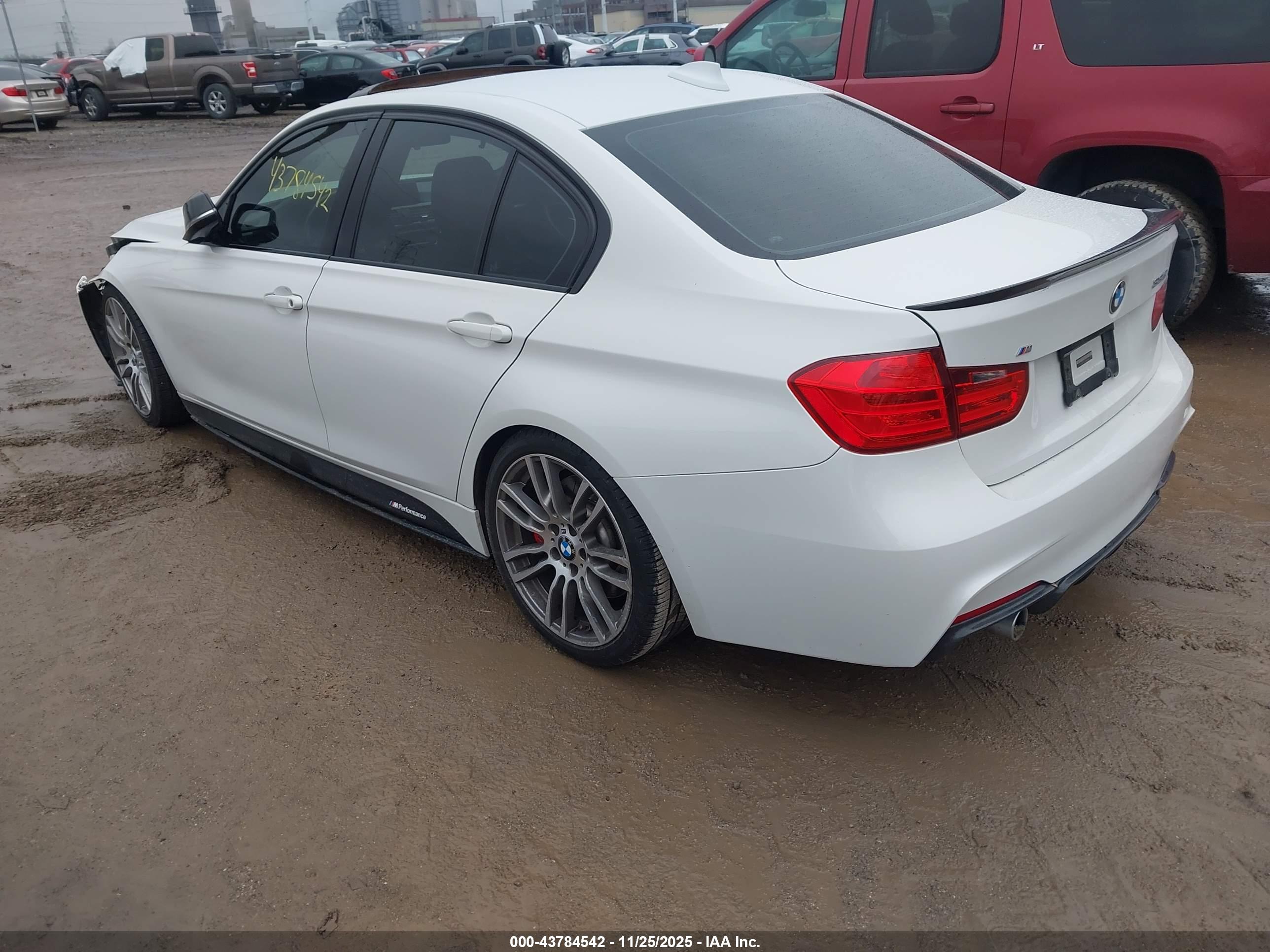 BMW 335I image 3
