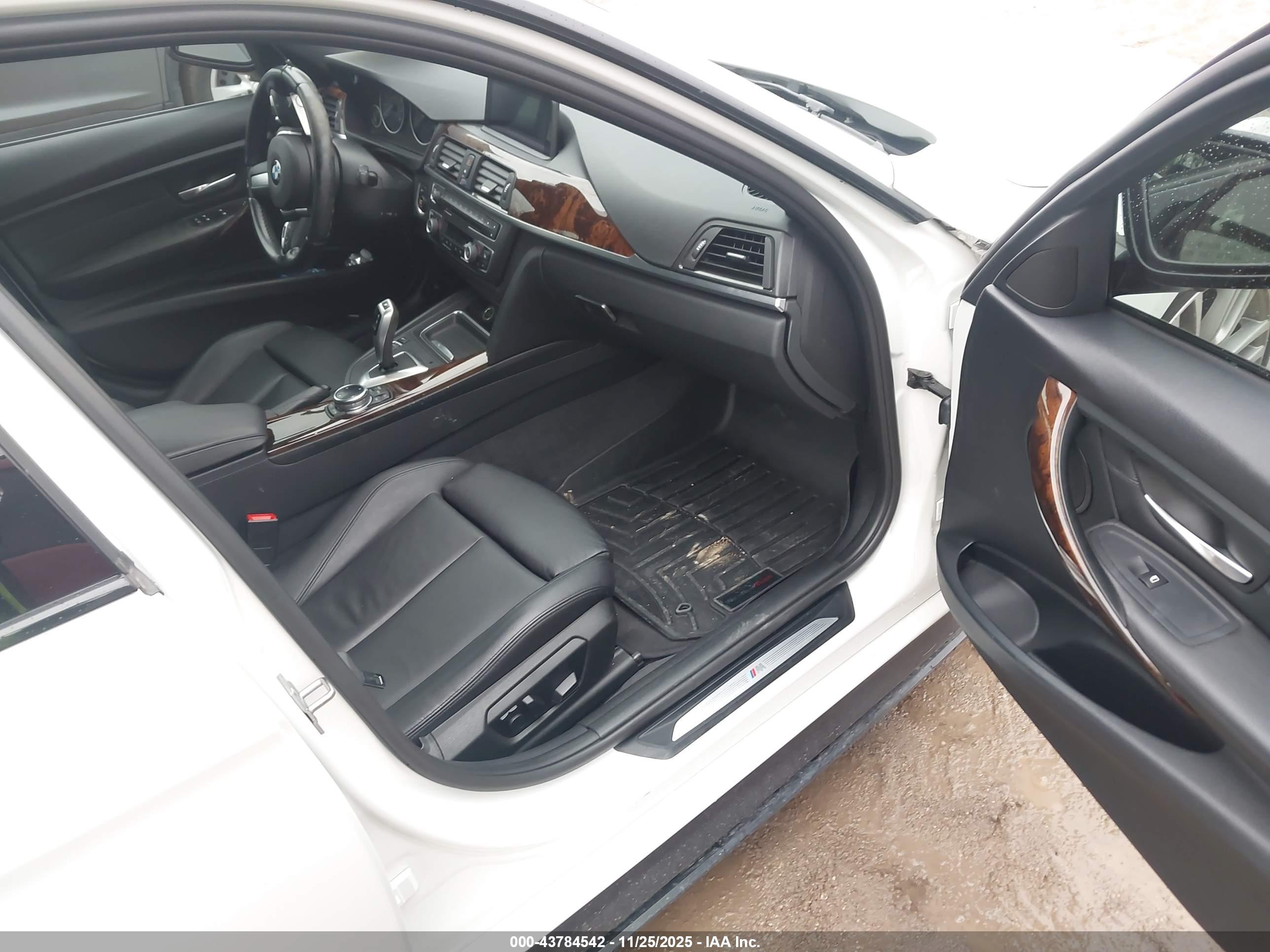 BMW 335I image 5