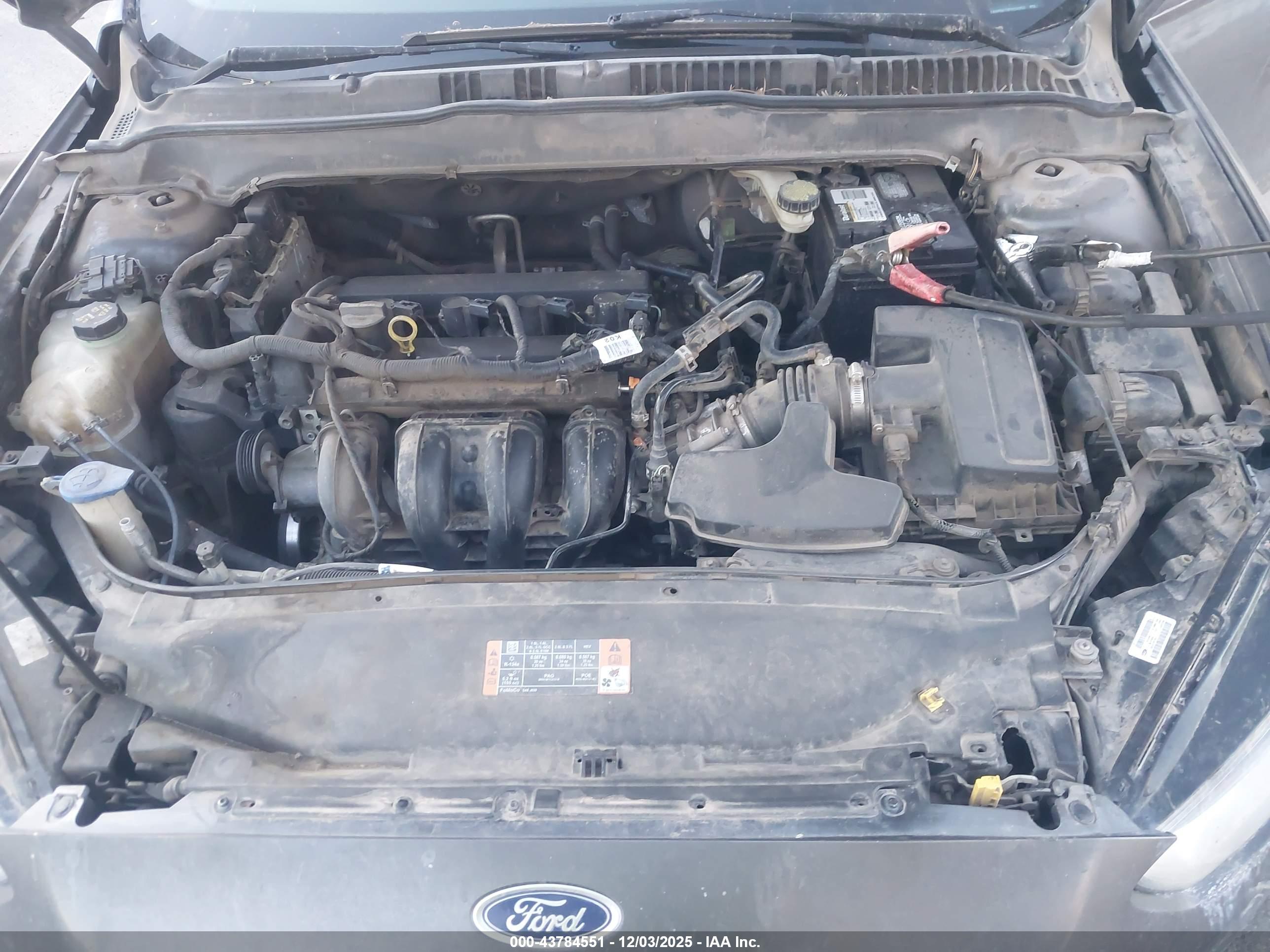 FORD FUSION image 10