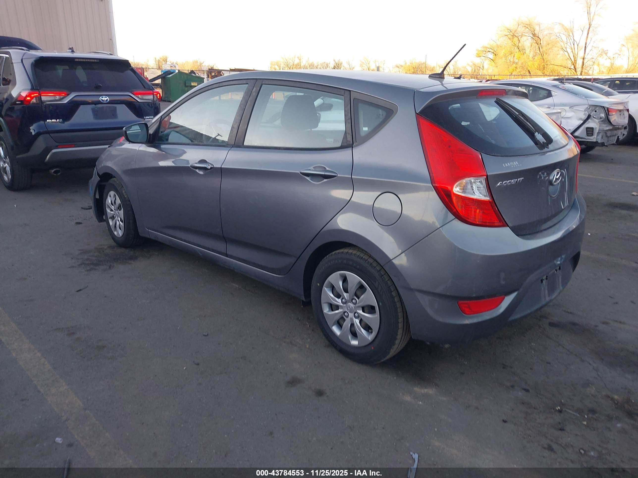 HYUNDAI ACCENT image 3