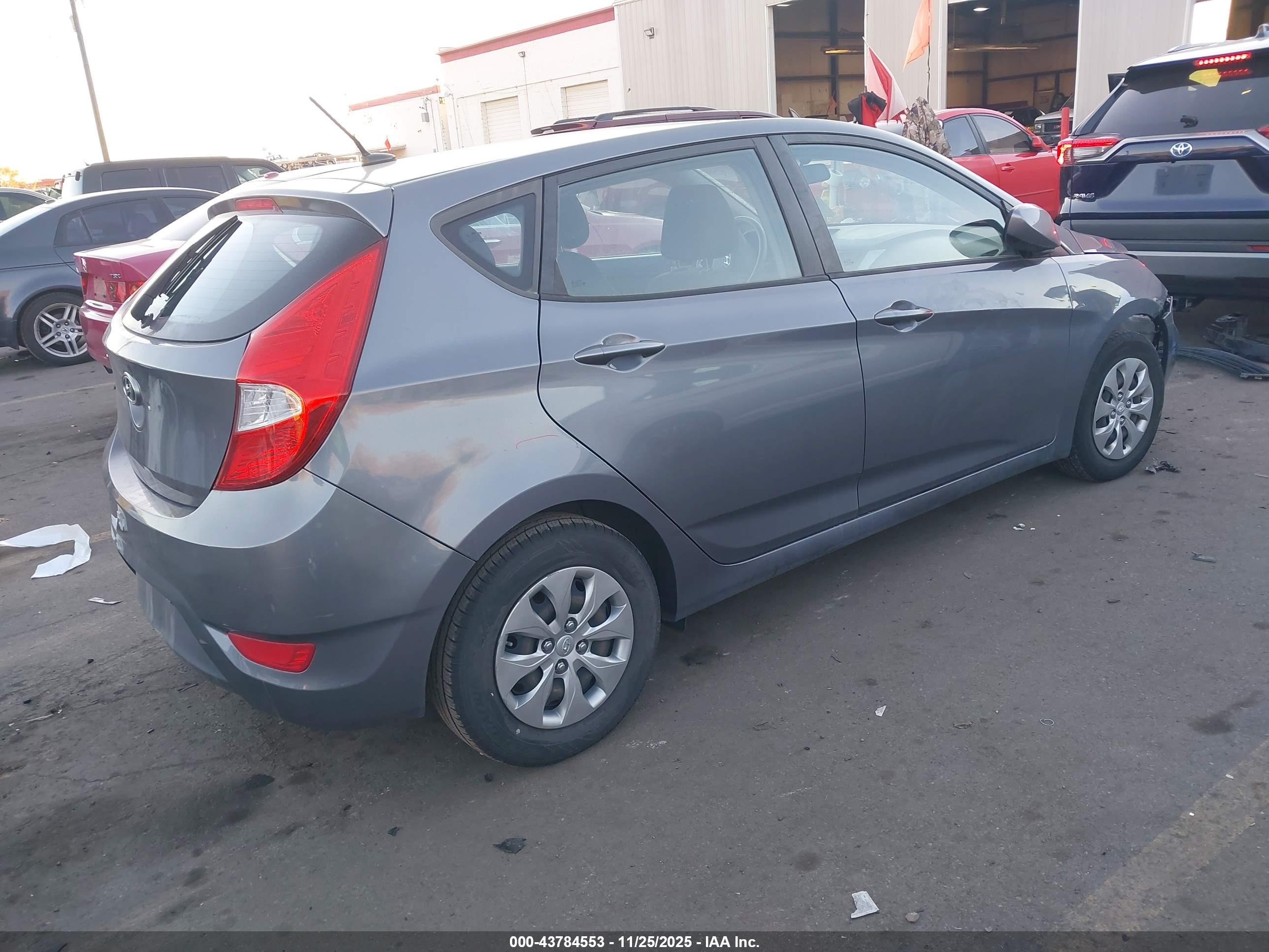 HYUNDAI ACCENT image 4