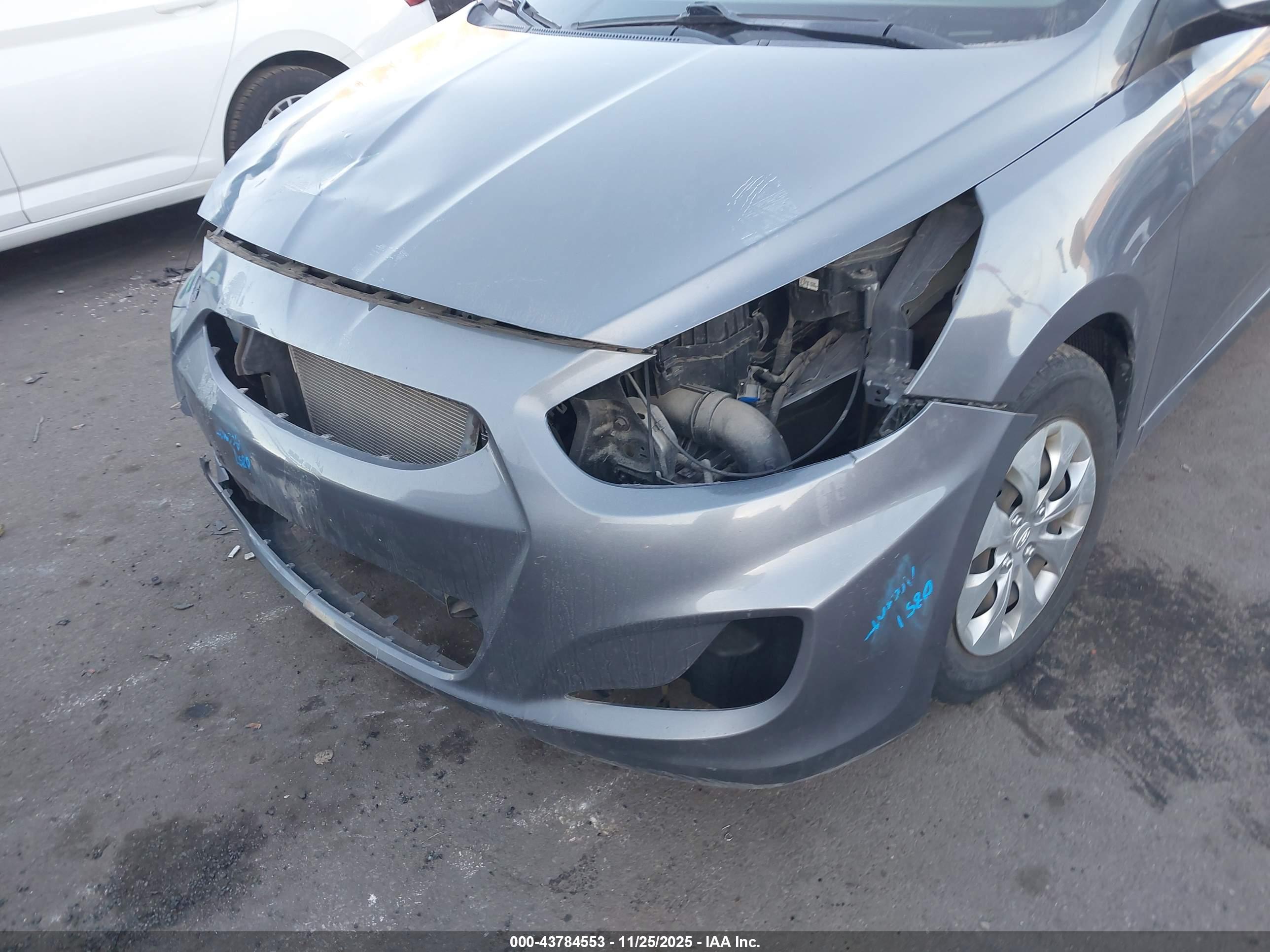 HYUNDAI ACCENT image 6