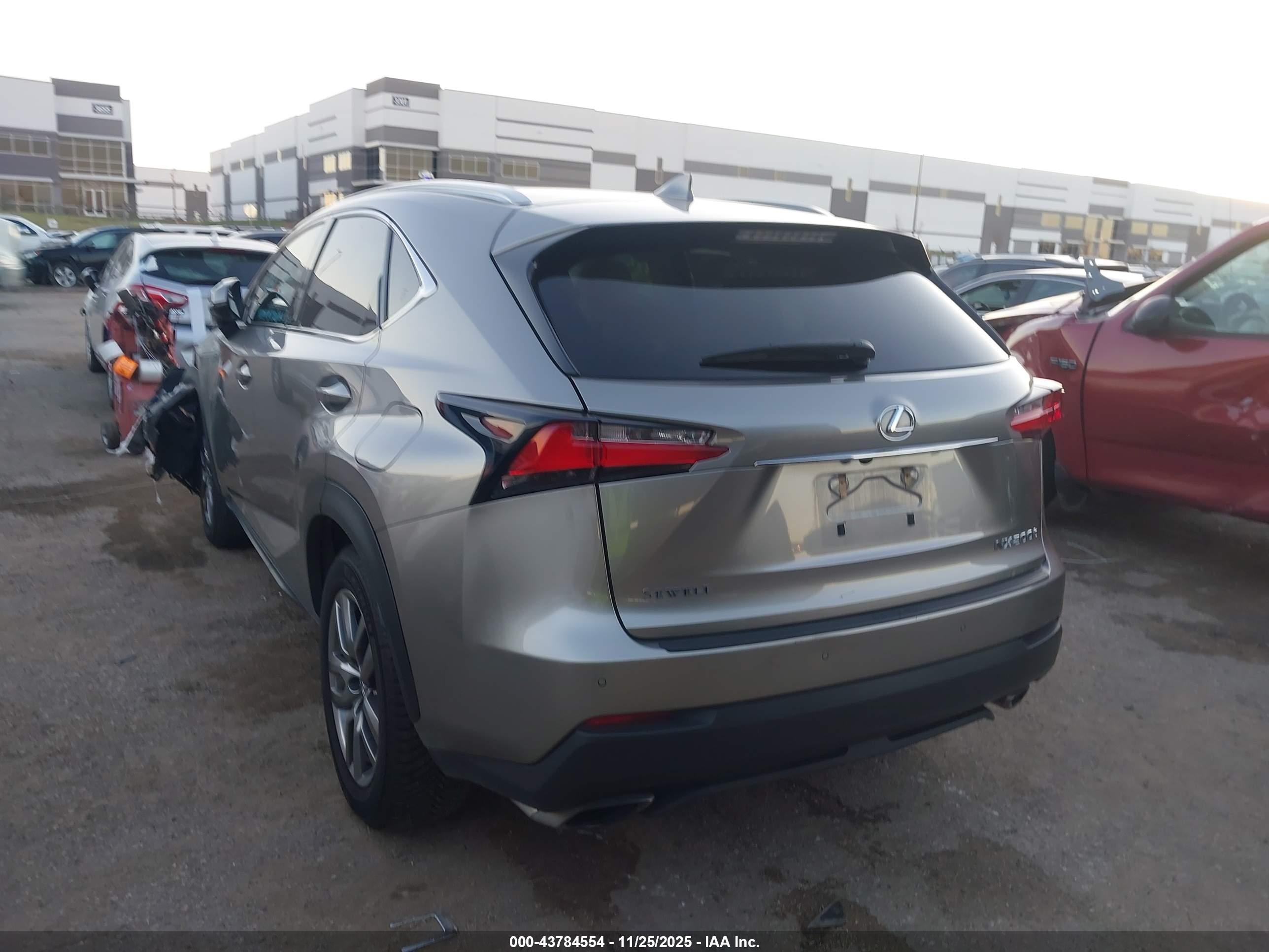 LEXUS NX image 3