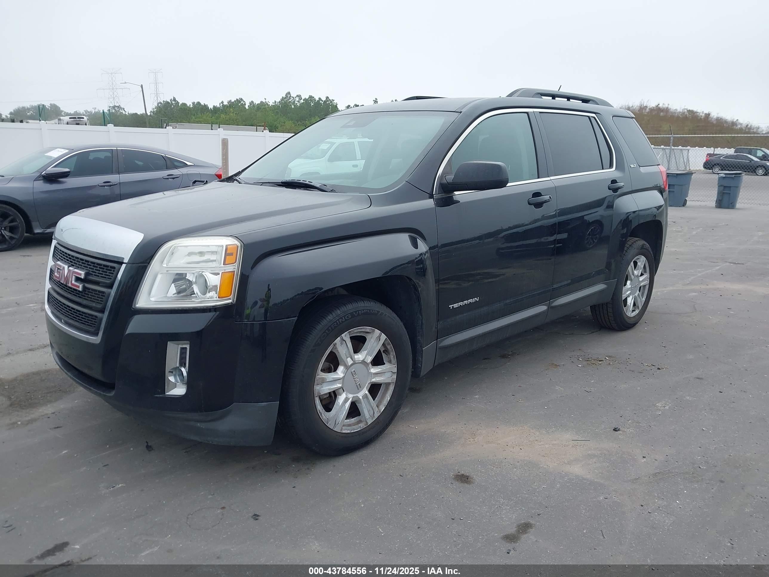 GMC TERRAIN image 2