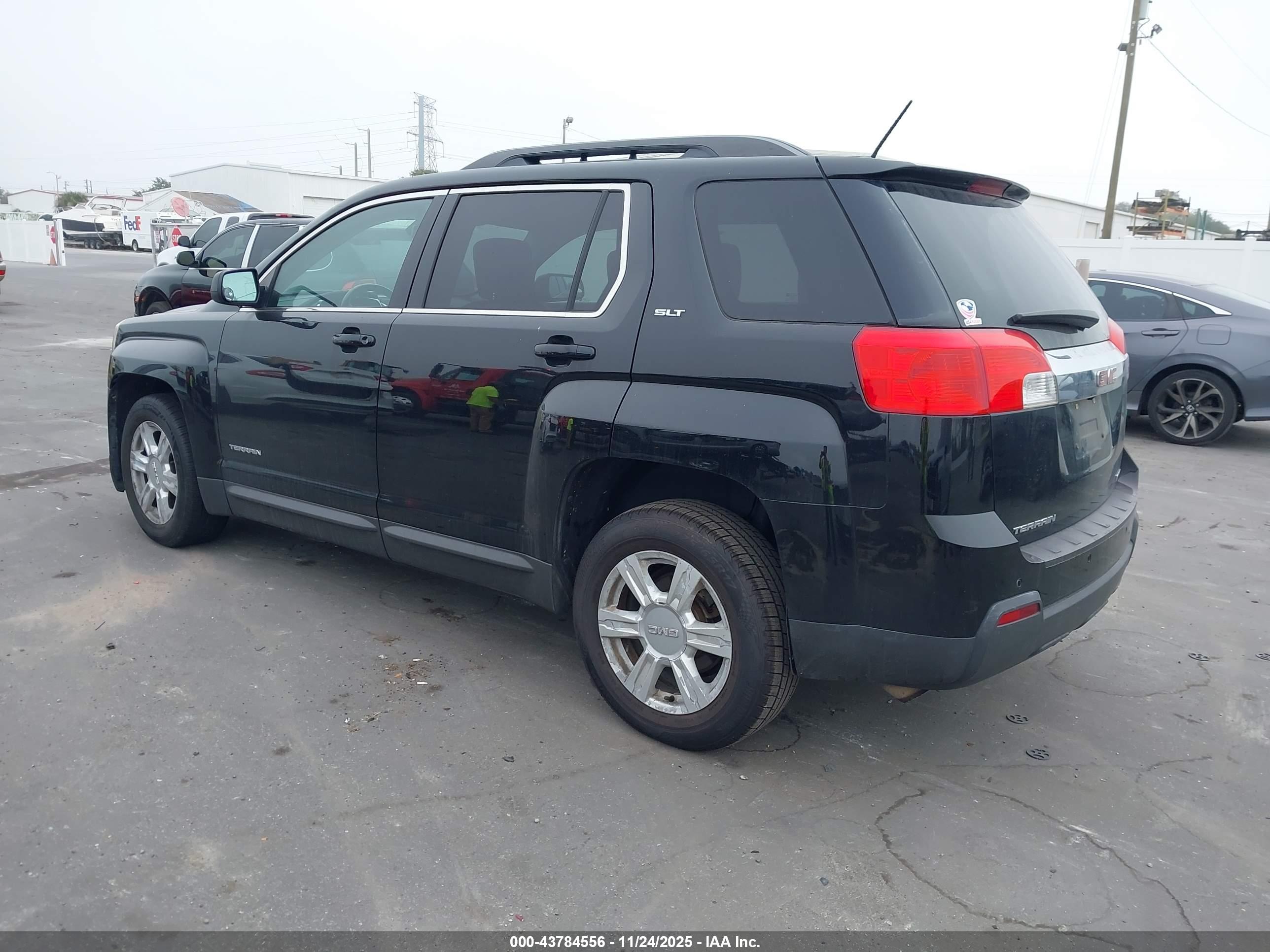 GMC TERRAIN image 3