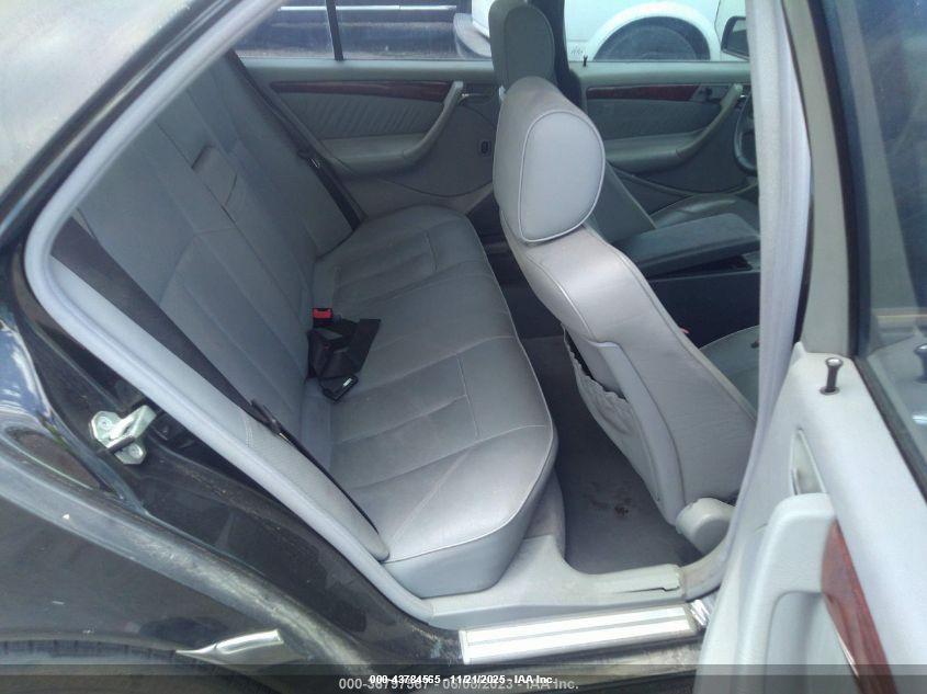 MERCEDES-BENZ C image 8