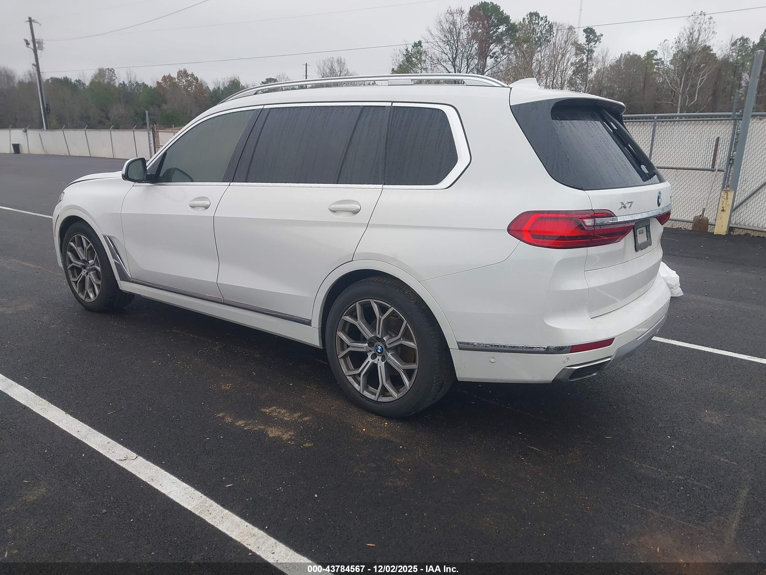 BMW X7 image 3