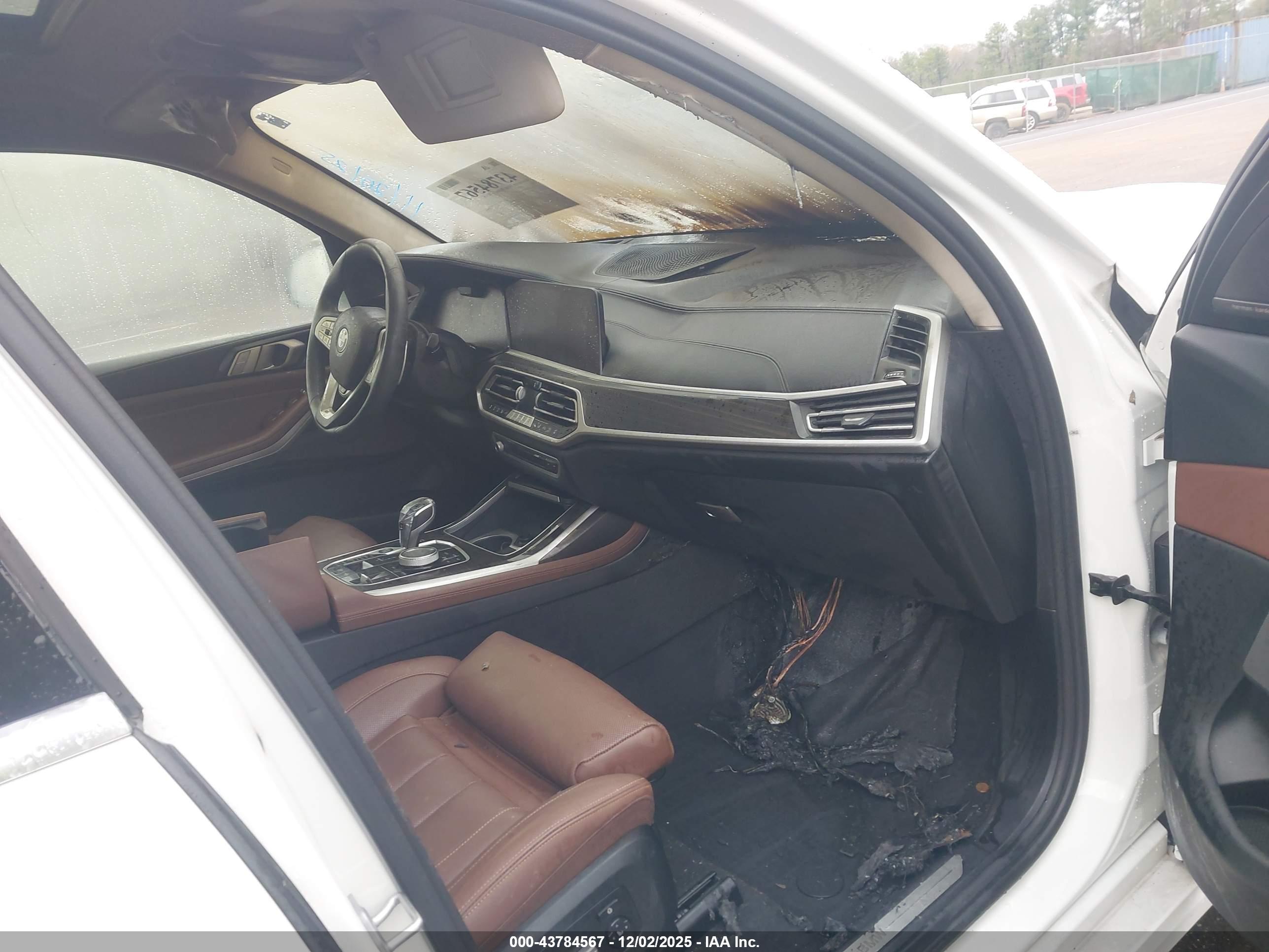 BMW X7 image 6