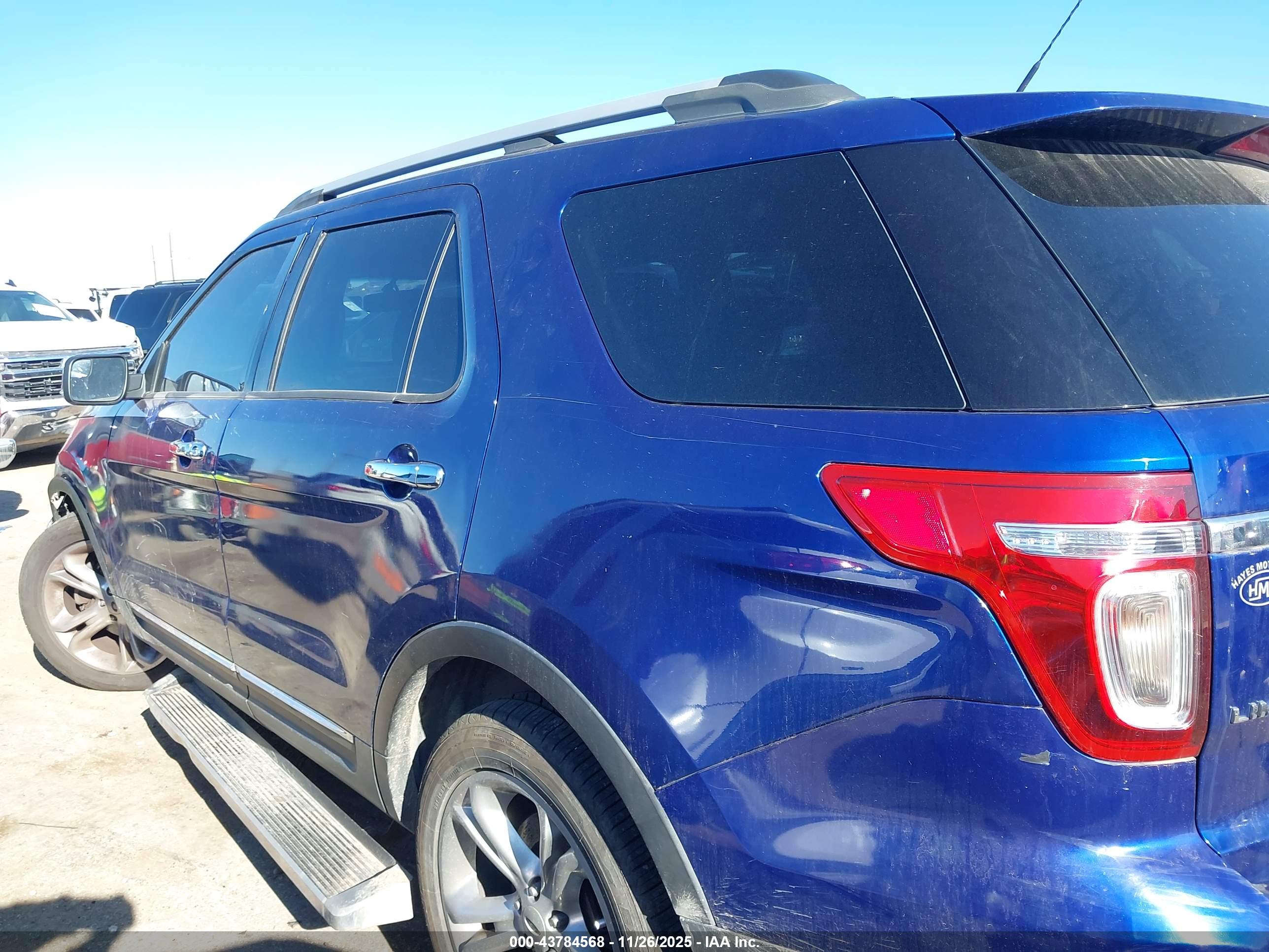 FORD EXPLORER image 3
