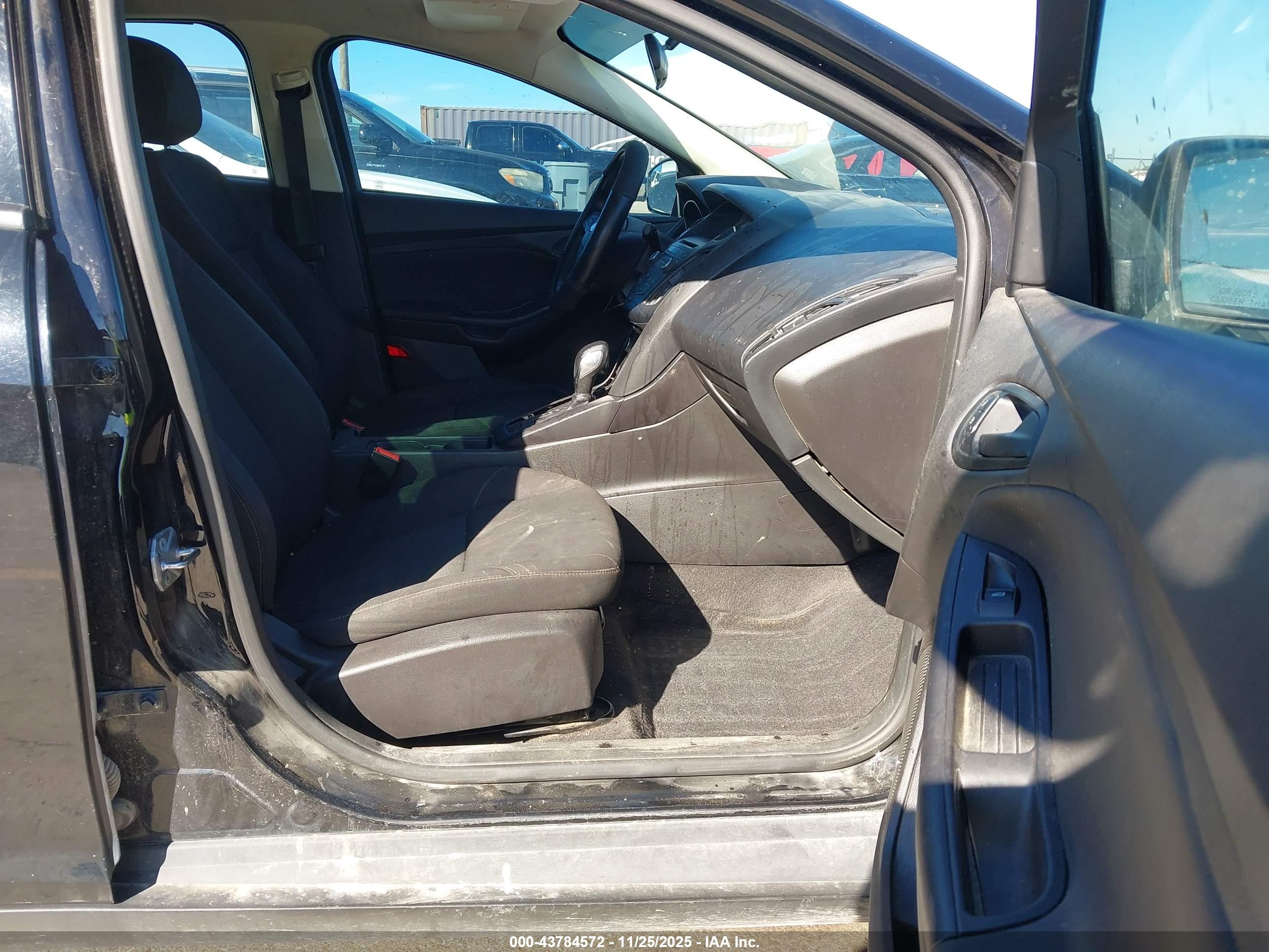 FORD FOCUS image 5