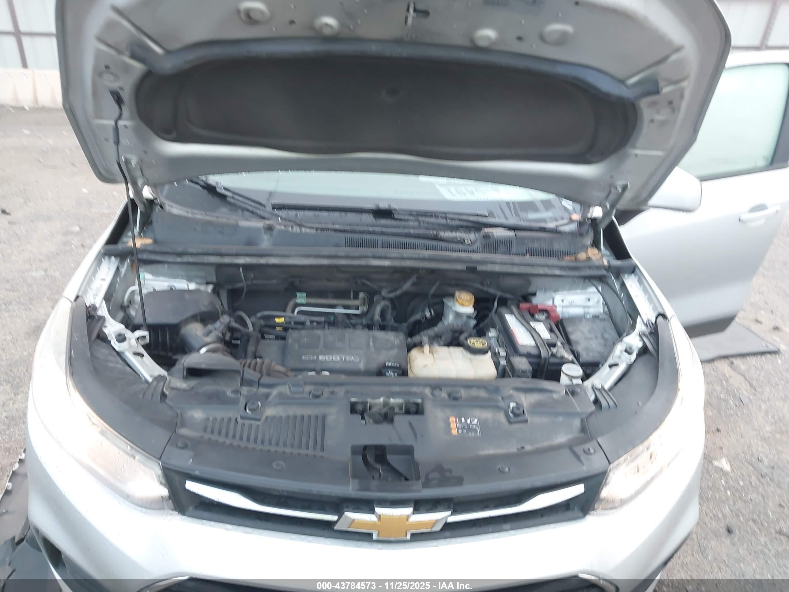 CHEVROLET TRAX image 10