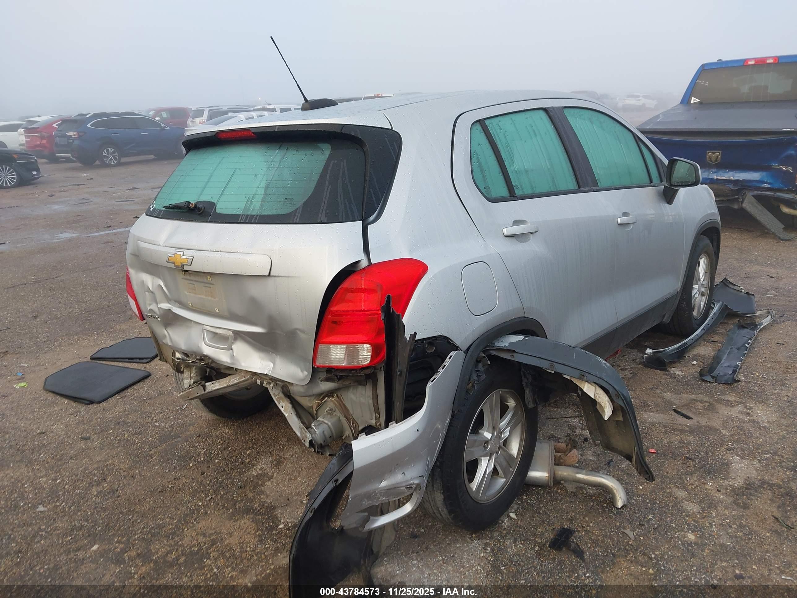 CHEVROLET TRAX image 4
