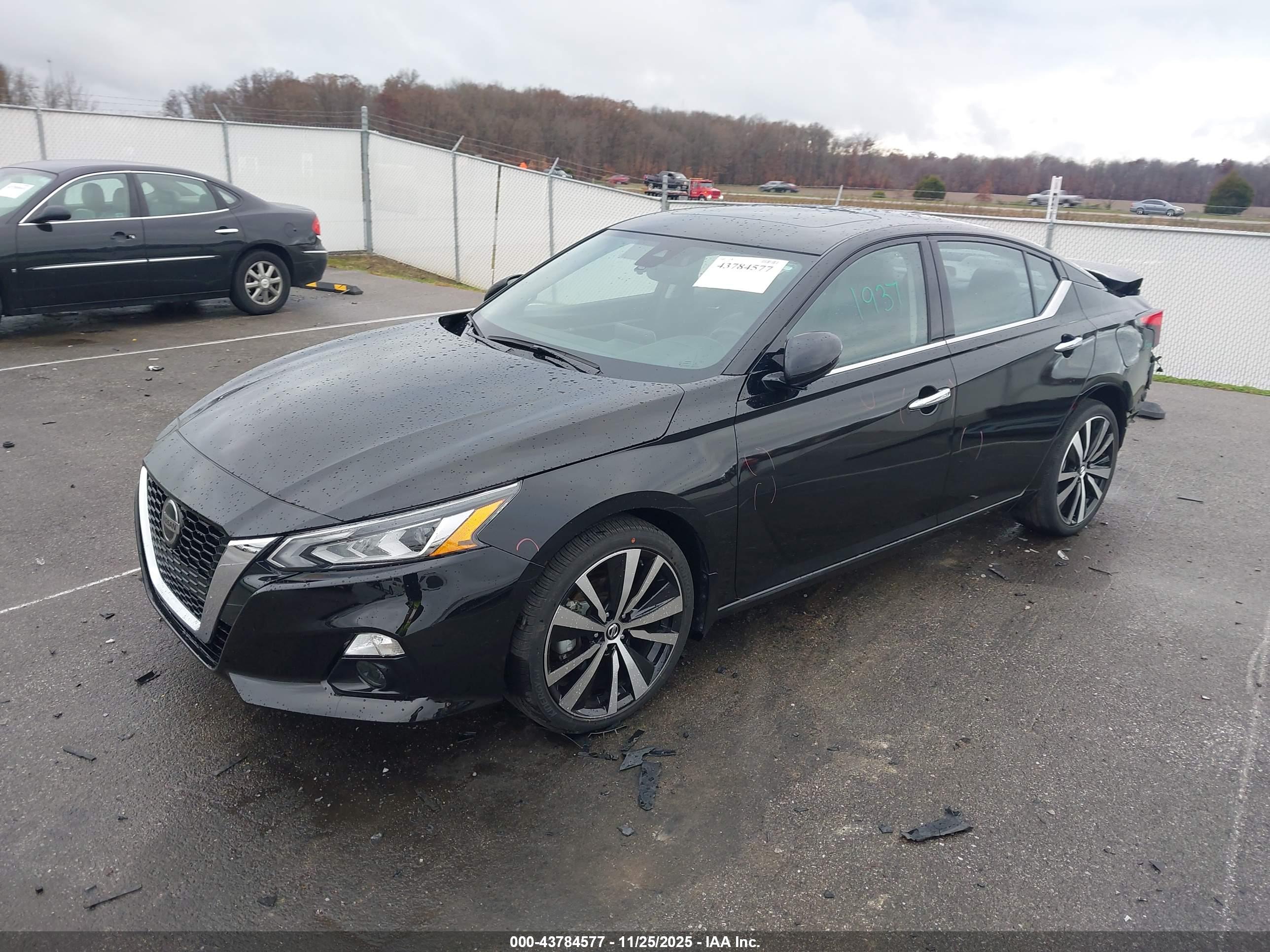 NISSAN ALTIMA image 2