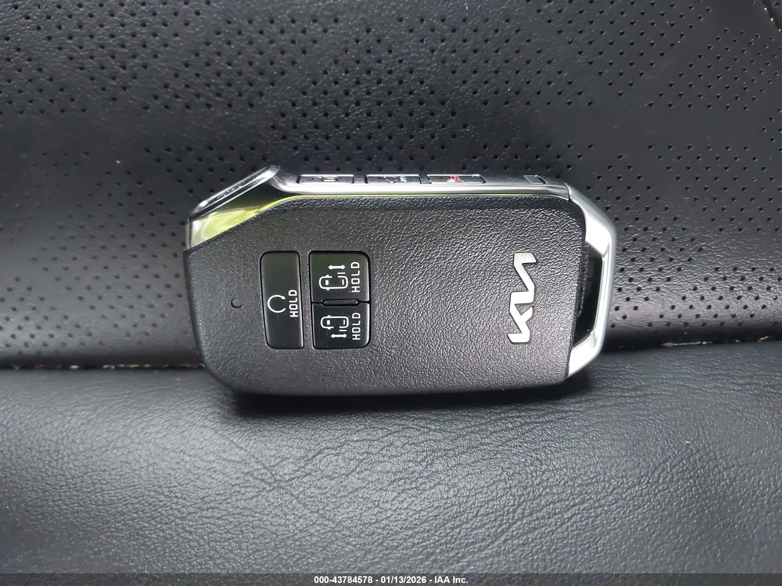 KIA CARNIVAL image 11