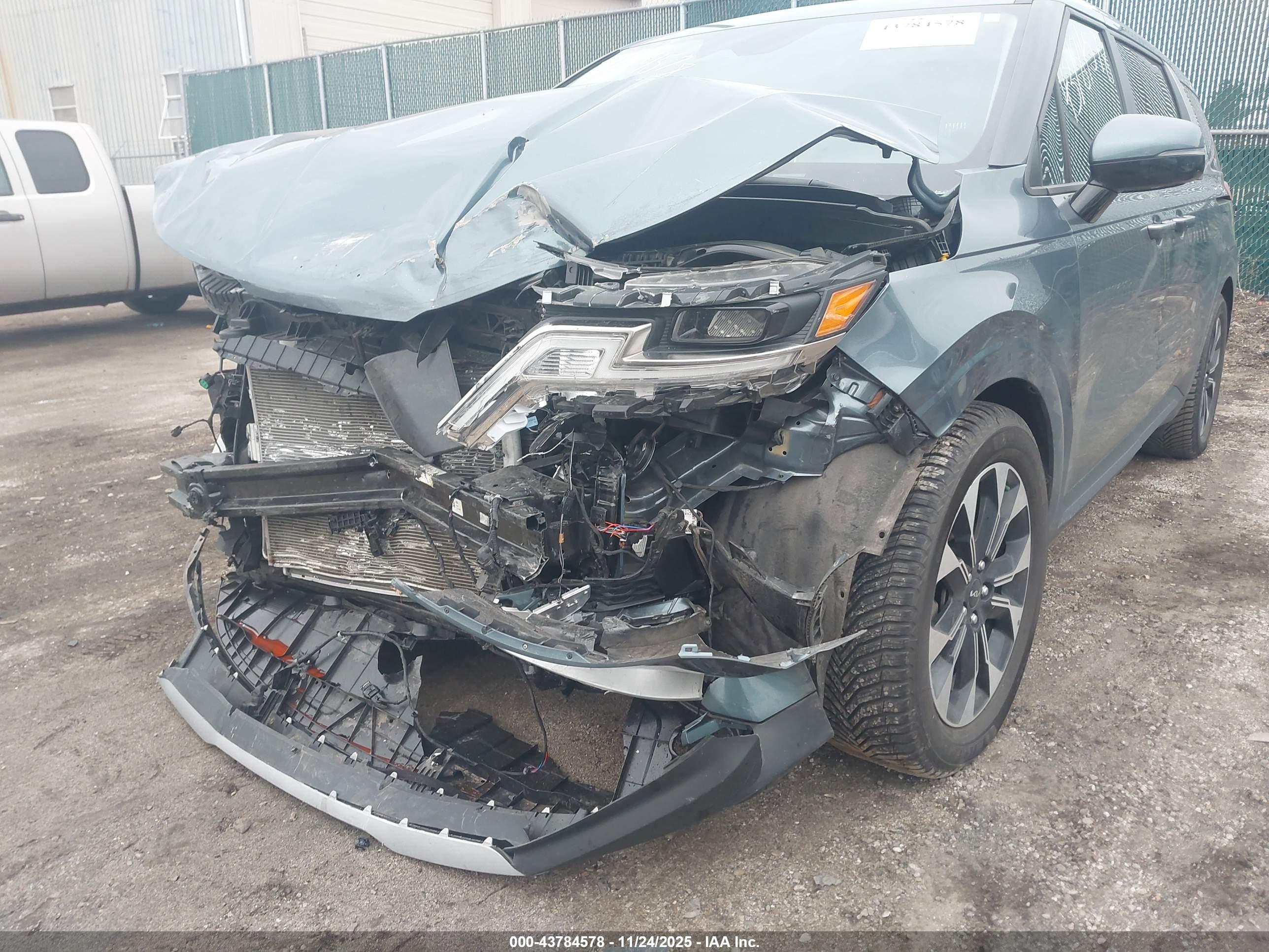 KIA CARNIVAL image 6